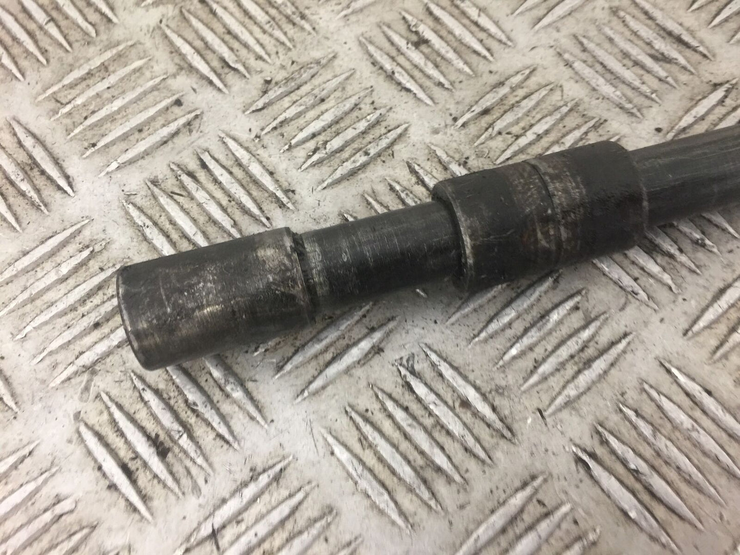 HONDA NC700 NC 700 FRONT WHEEL SPINDLE YEAR 2012 STOCK 437