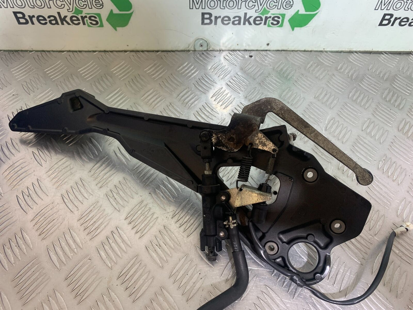 YAMAHA XJ6 XJ6-S RIGHT HANGER YEAR 2009-2015 (CMB1070)