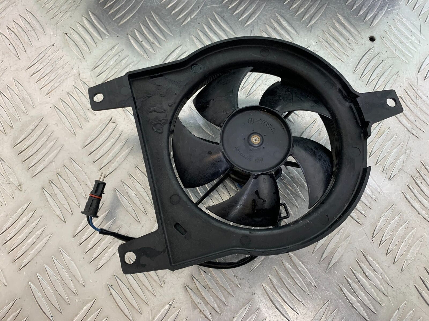 BMW F800 GT RADIATOR FAN YEAR 2013-2017 (CMB1031)