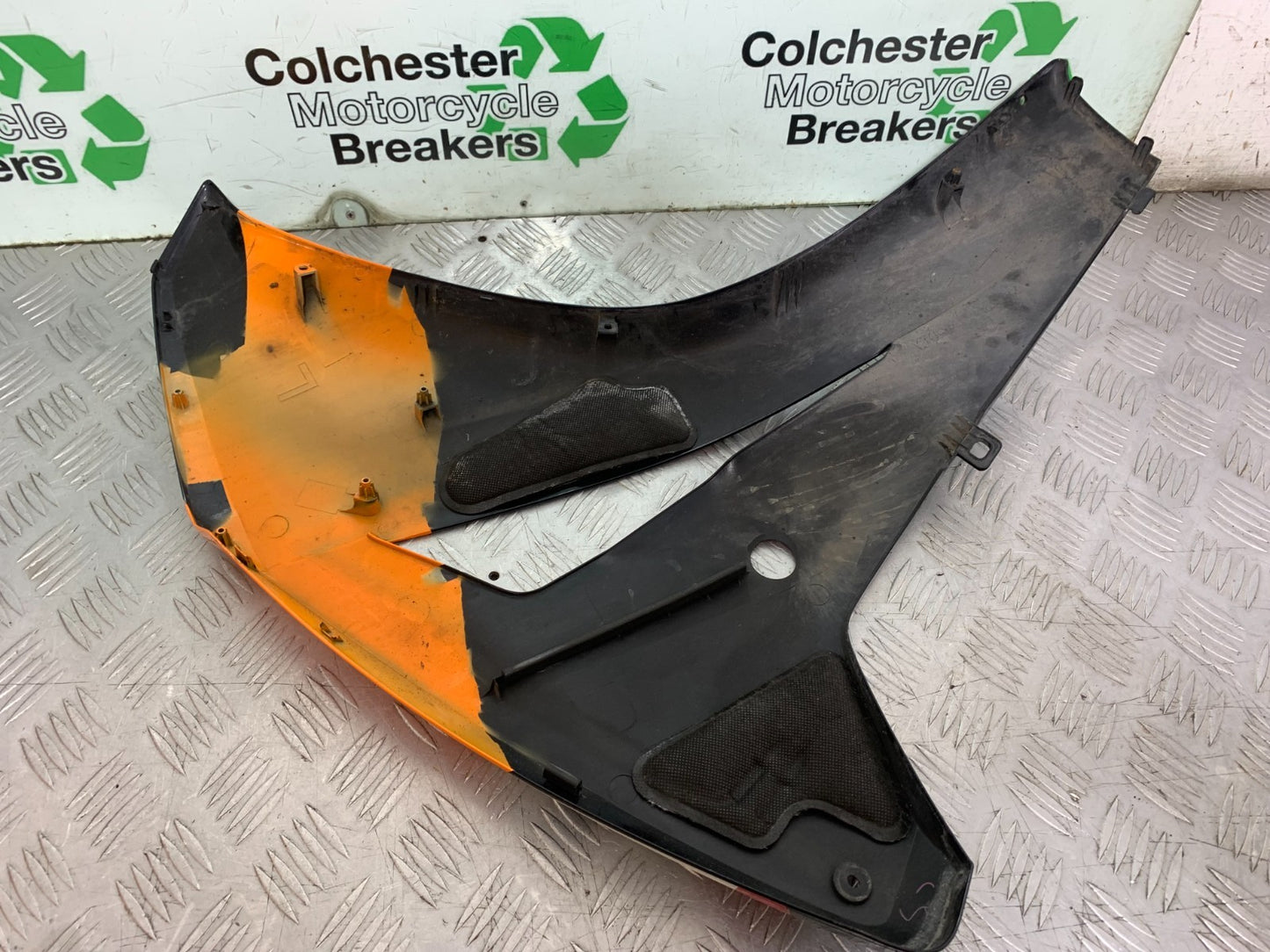 HONDA CBR1000 RR RIGHT FAIRING PANEL YEAR 2008-2011 (CMB1330)