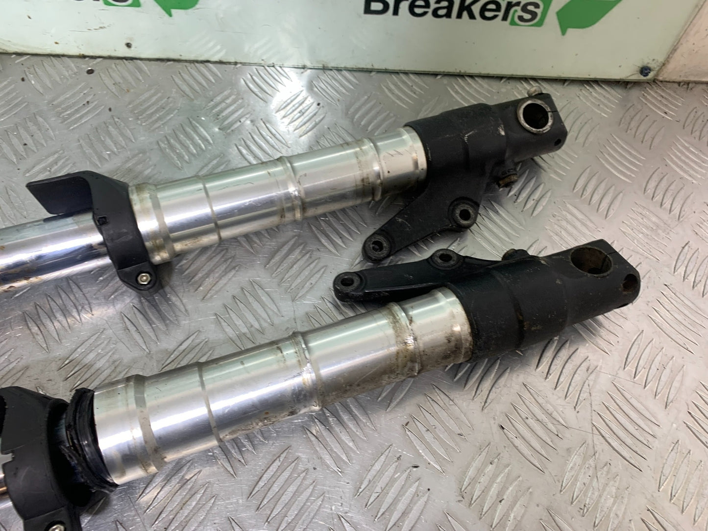 TRIUMPH T509 SPEED TRIPLE FORKS (SOLD AS PARTS) YEAR 1997-1998 (CMB1144)