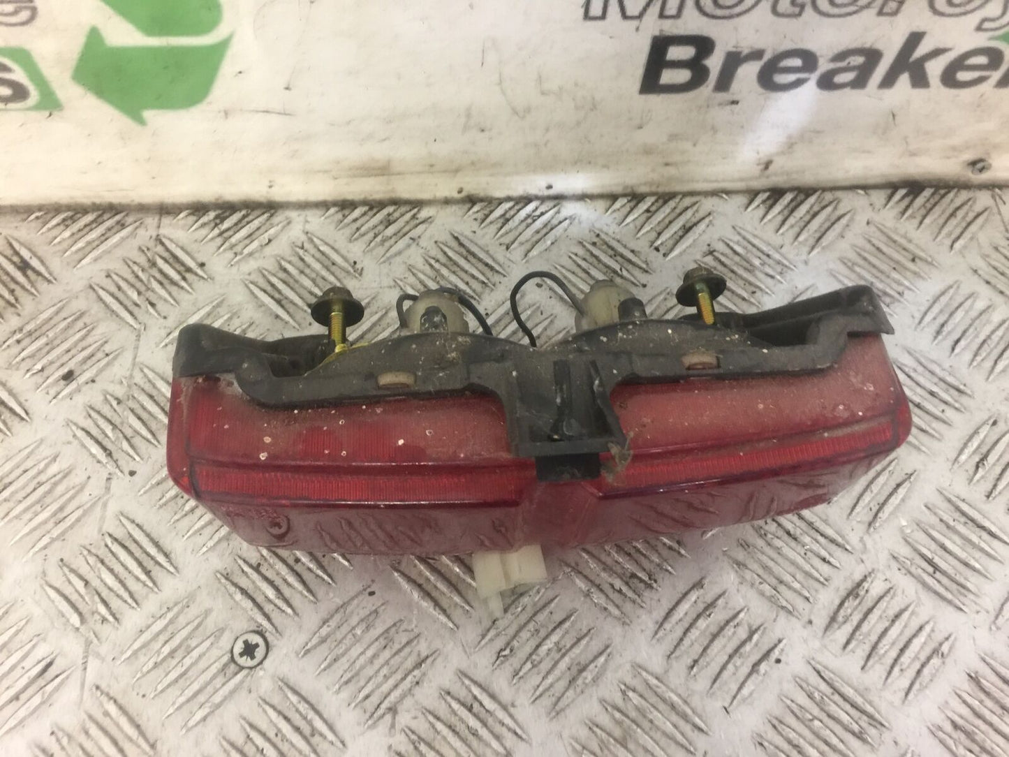 YAMAHA FJ1200 FJ 1200 3XW REAR LIGHT YEAR 1991 (STOCK 482)