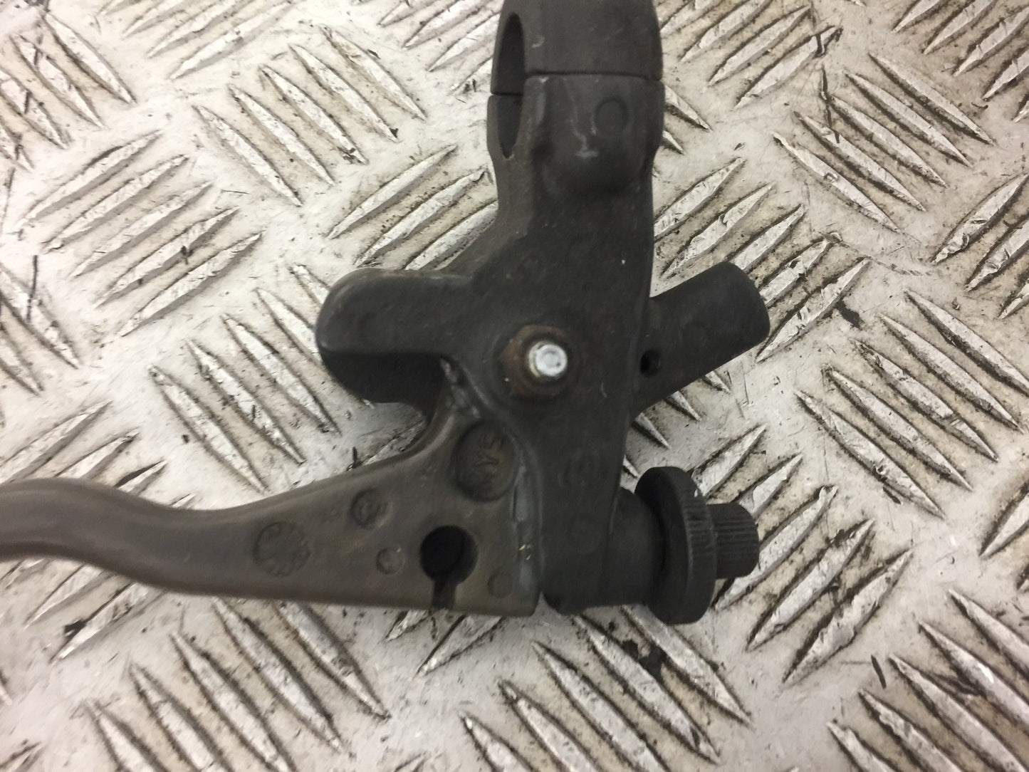 HONDA NT650 V DEAUVILLE CLUTCH LEVER AND BRACKET YEAR 1998-2004 (STOCK NO 498)