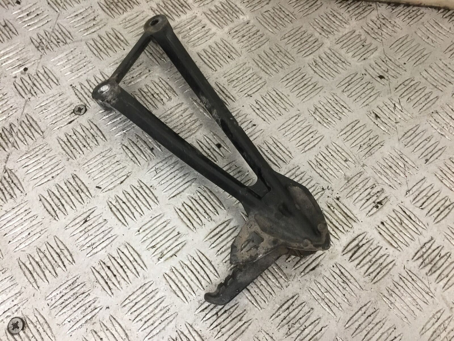 KAWASAKI ZX6R LEFT REAR HANGER AND PEG YEAR 2009-2012 (STOCK 897)