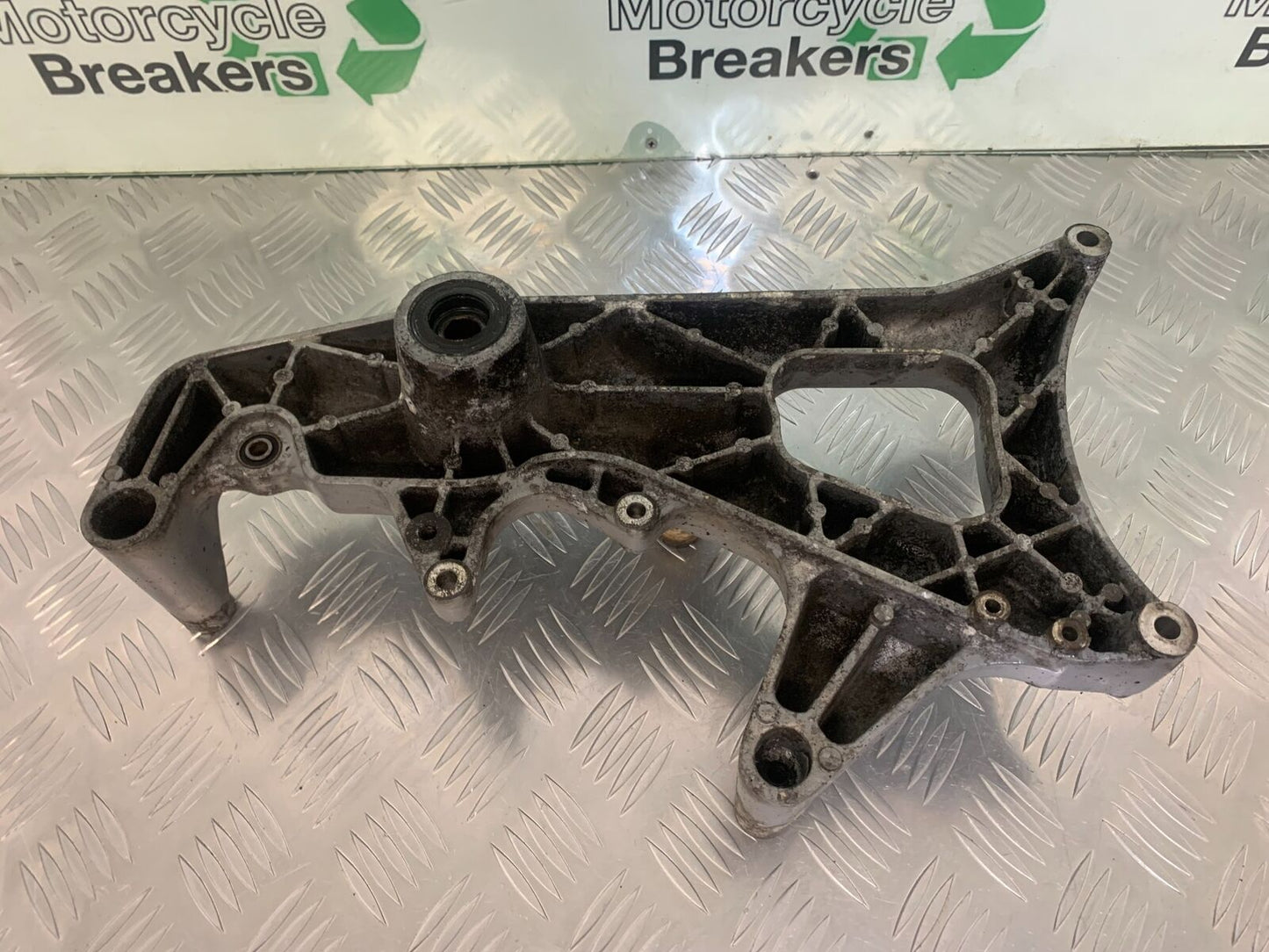 YAMAHA YP125 R X MAX EXHAUST BRACKET YEAR 2014 (STOCK 949)