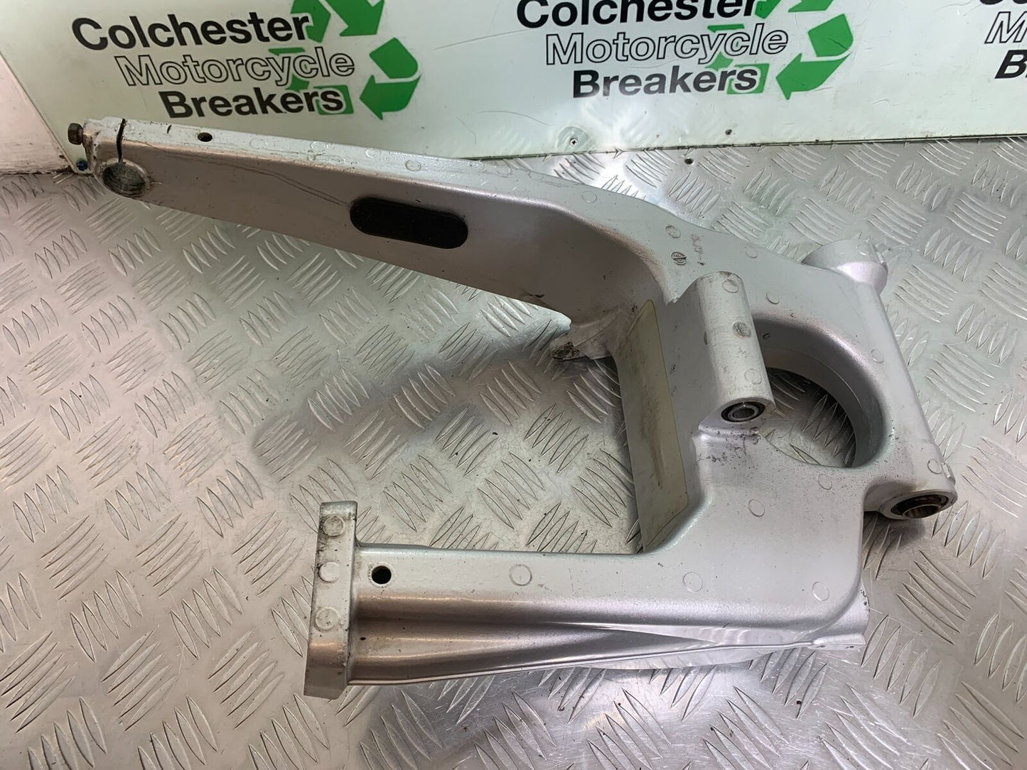YAMAHA FJR1300 FJR 1300 SWINGARM YEAR 2001-05 (CMB1005)