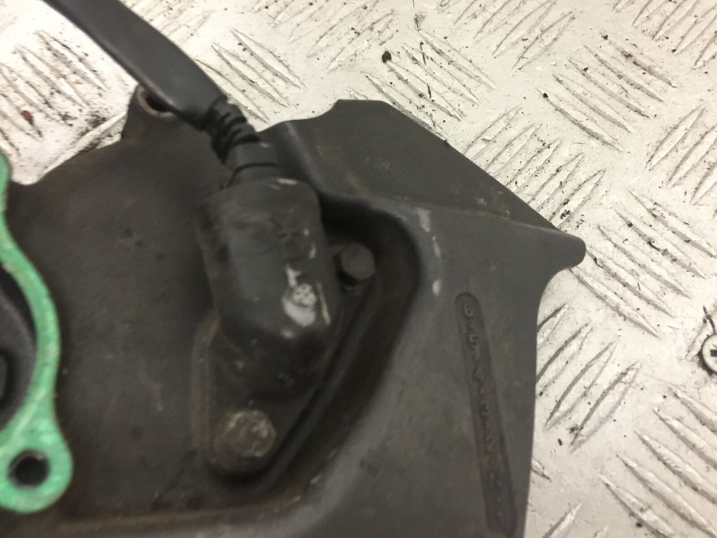 HONDA VFR800 VFR 800 PRE V-TEC SPROCKET COVER YEAR 1998-2001 (STOCK 824)