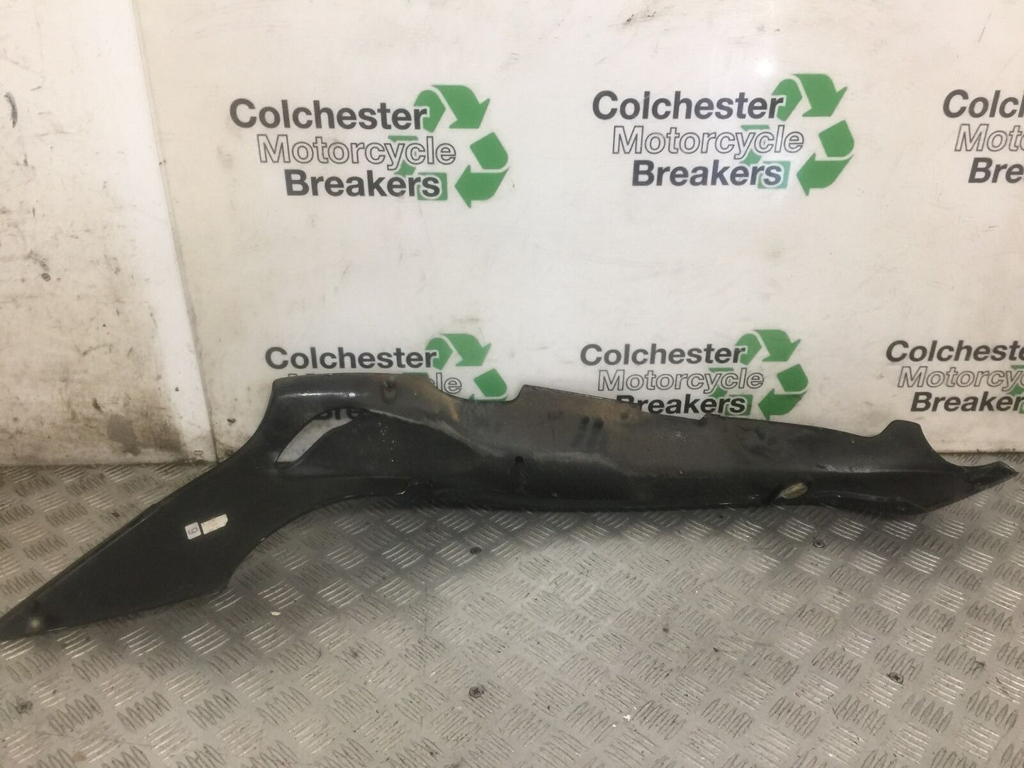 TRIUMPH 955i SPRINT ST LEFT SEAT PANEL YEAR 1999-2004 (STOCK 868)