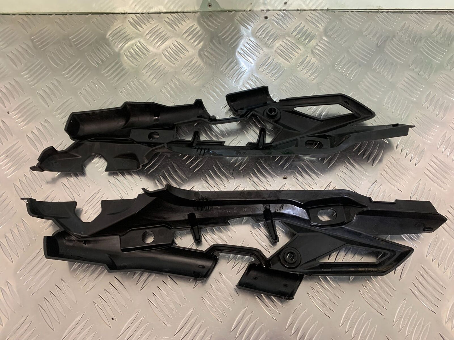 TRIUMPH TIGER 800 XCA SIDE INFILL PANELS YEAR 2015-2017 (STOCK 940)