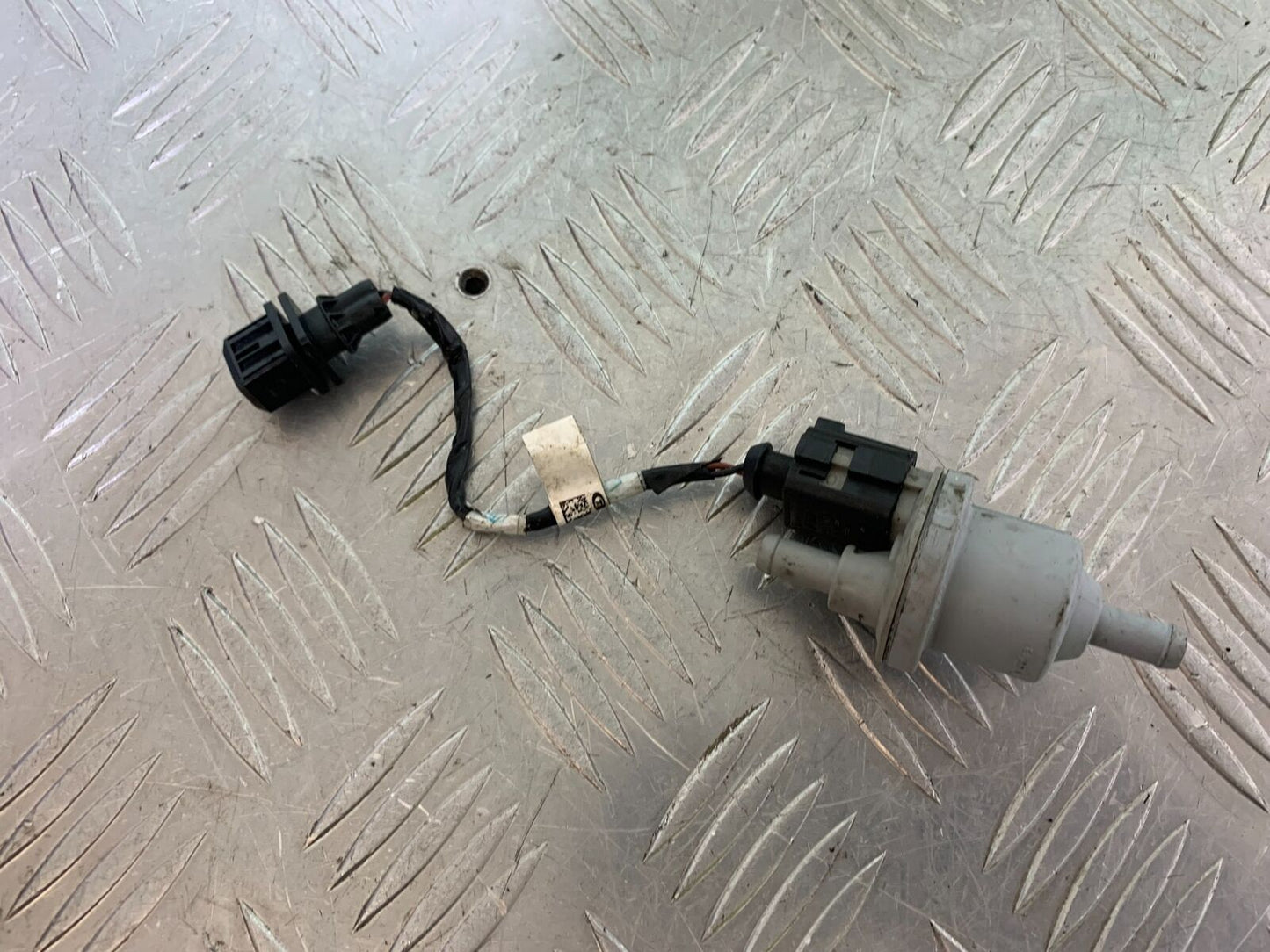 TRIUMPH BONNEVILLE T100 AIR VALVE YEAR 2017-2021 (CMB1084)