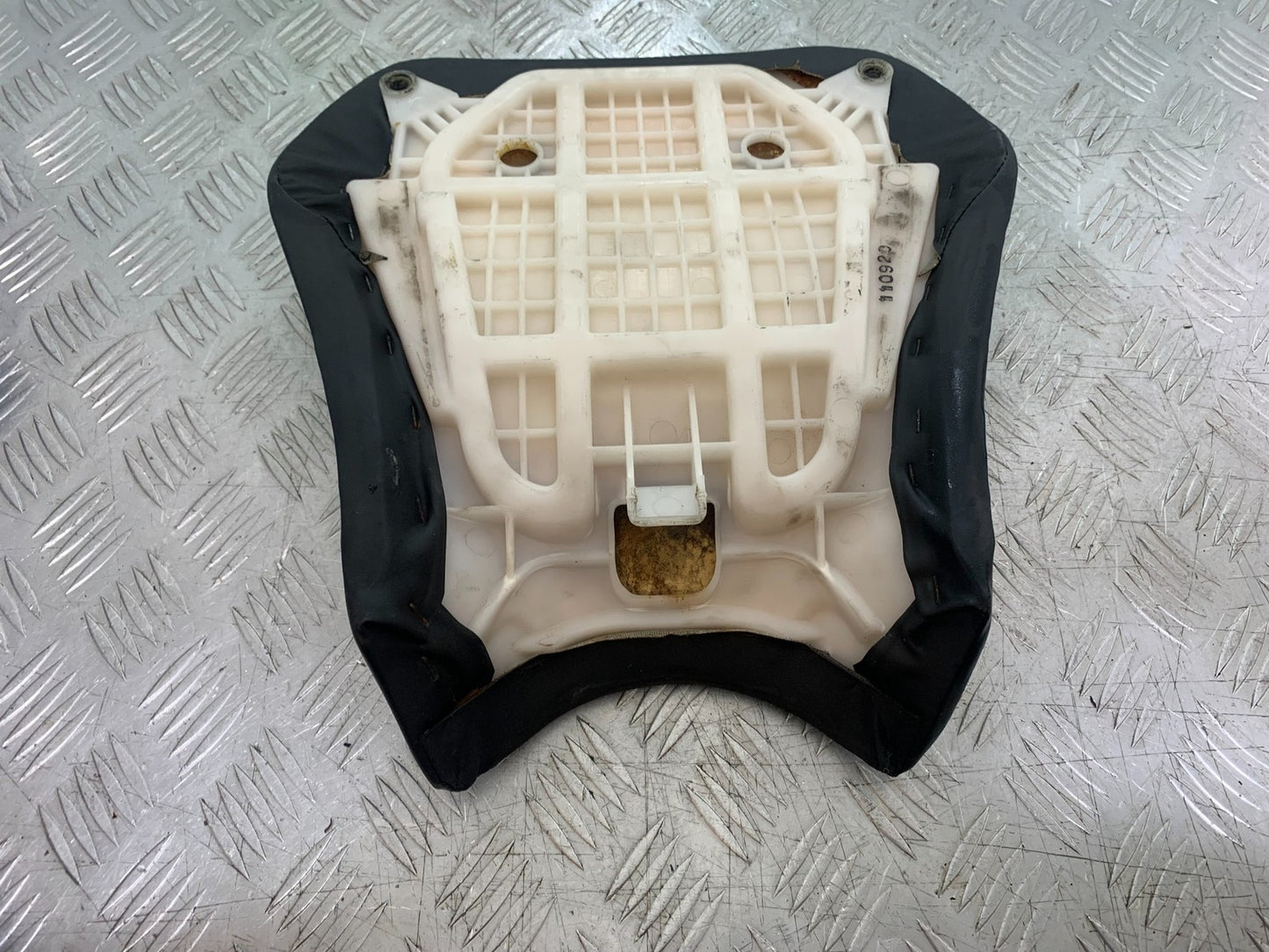 YAMAHA YZF R1 4XV FRONT SEAT YEAR 1998-99 (CMB1291)