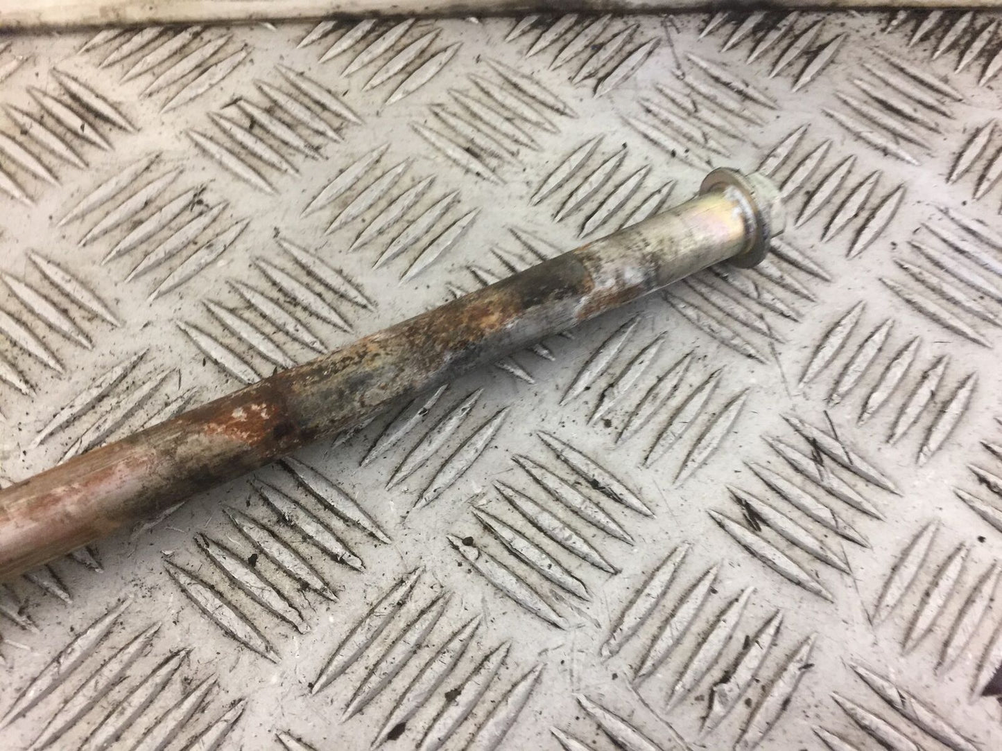 HONDA XL700 TRANSALP SWINGARM SPINDLE 2008-2012 (STOCK 539)