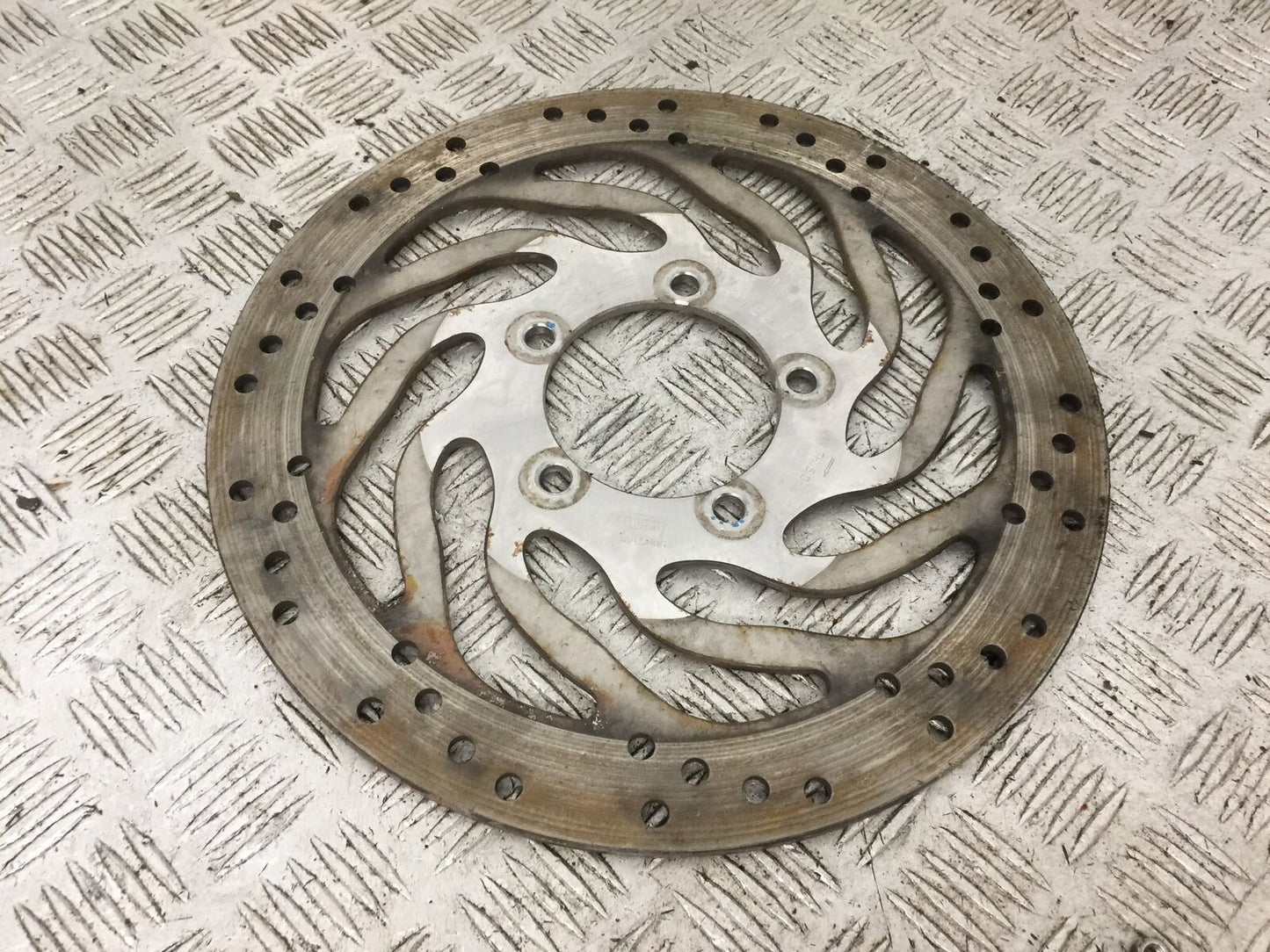 TRIUMPH 900 STREET SCRAMBLER FRONT BRAKE DISC YEAR 2018 (STOCK 896)