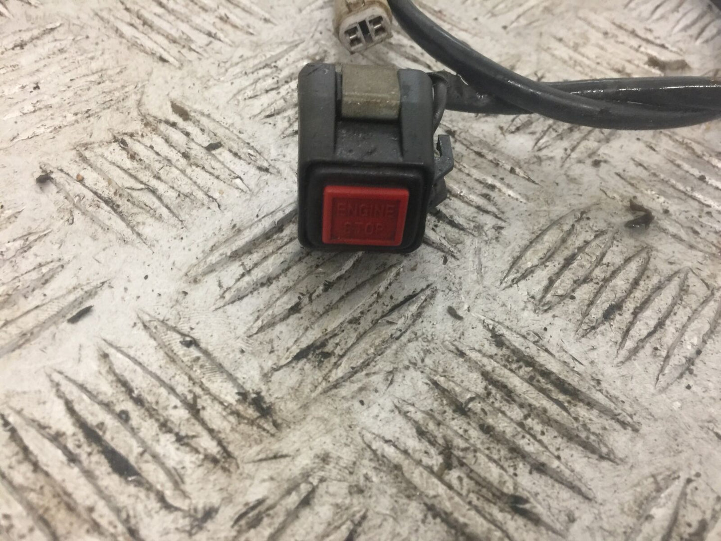 YAMAHA YZF250 YZF 250 KILL SWITCH YEAR 2004 (STOCK 792)