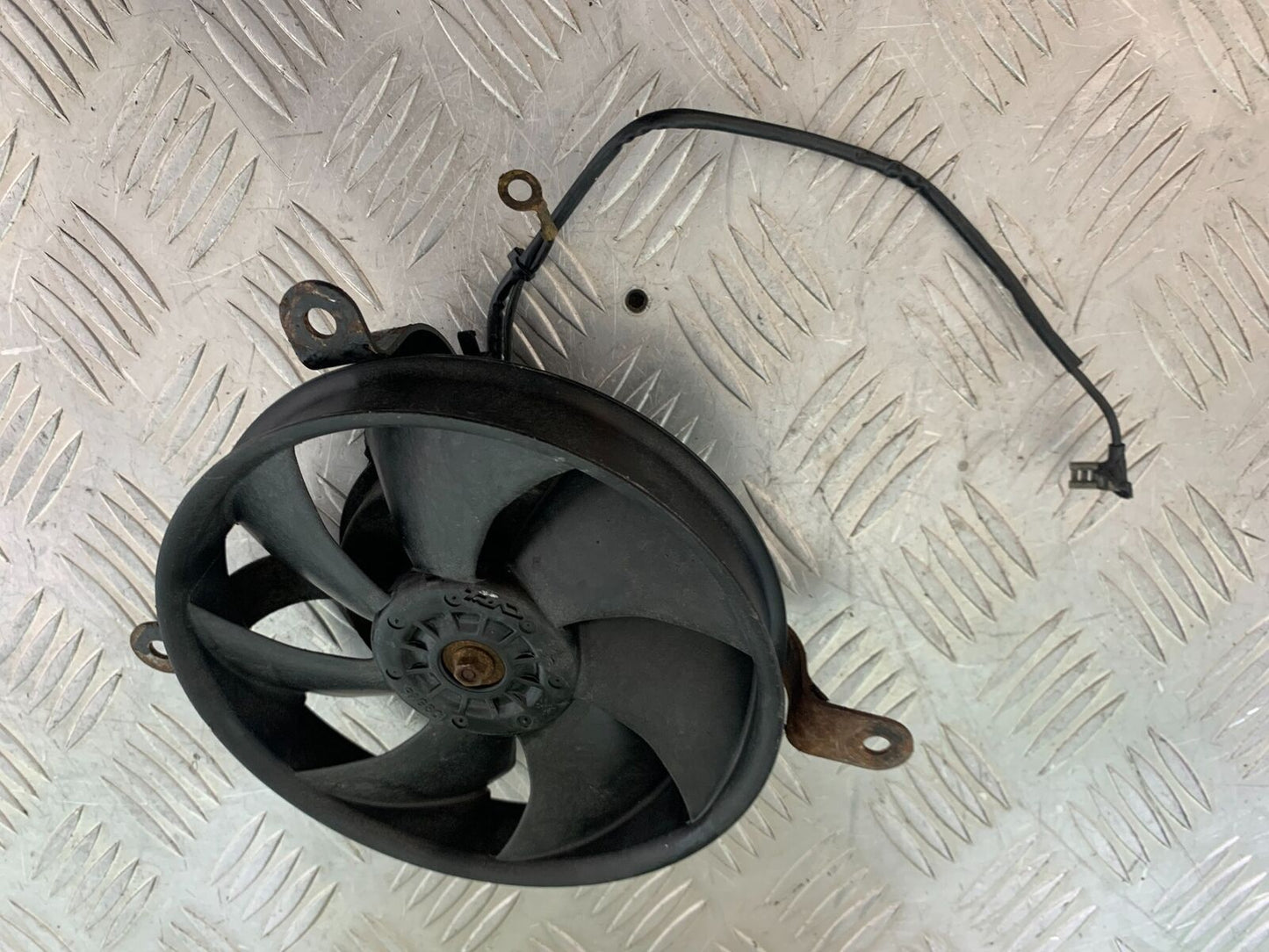 HONDA CBR 929 RRY FIREBLADE RADIATOR FAN YEAR 2000-01 (CMB1094)