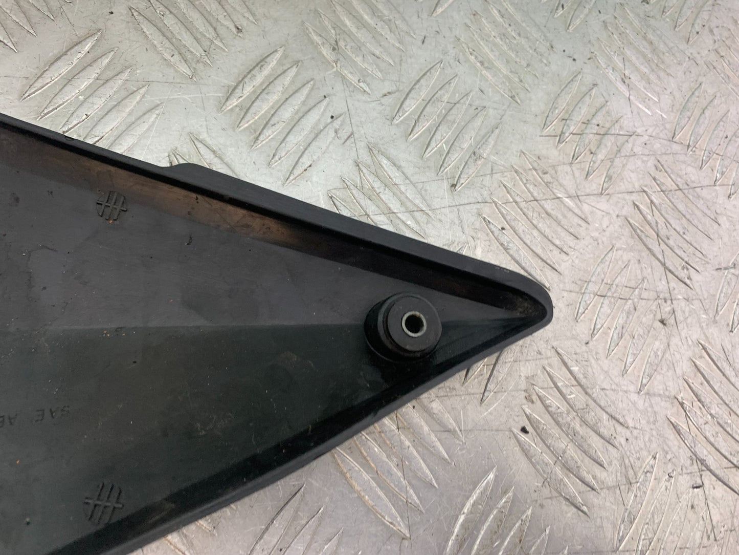 SUZUKI GSF600 GSF 600 BANDIT LEFT SIDE PANEL 2000-2004 (CMB1269)