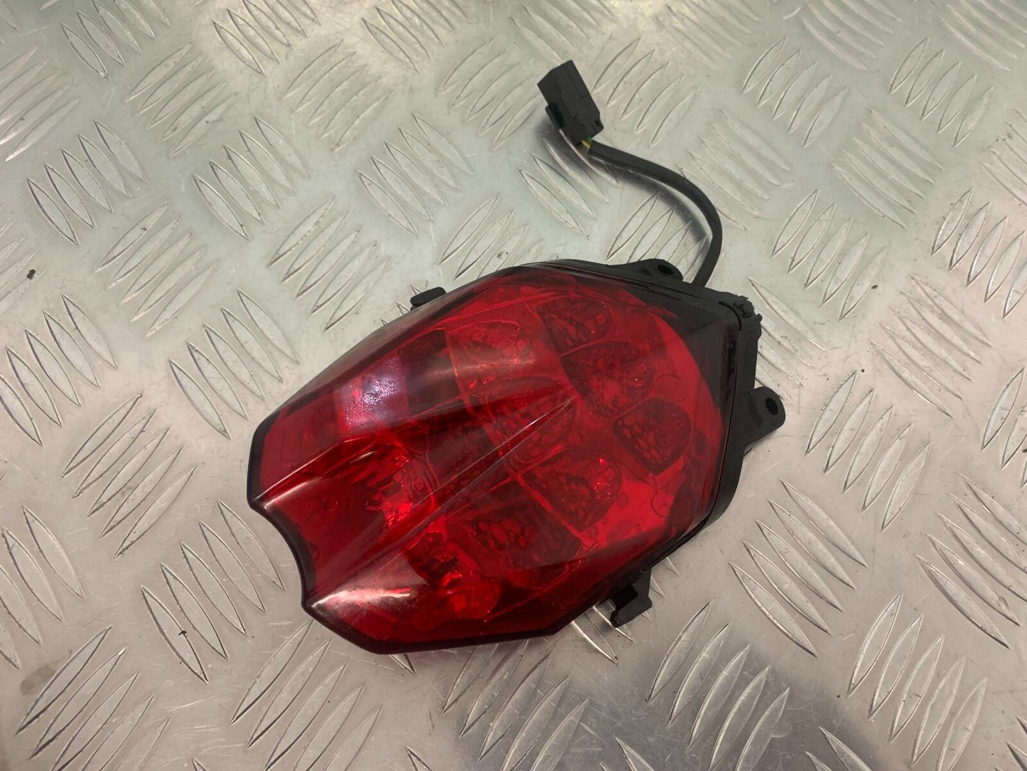 TRIUMPH 675 STREET TRIPLE RX REAR LIGHT YEAR 2015-17 (STOCK 971)