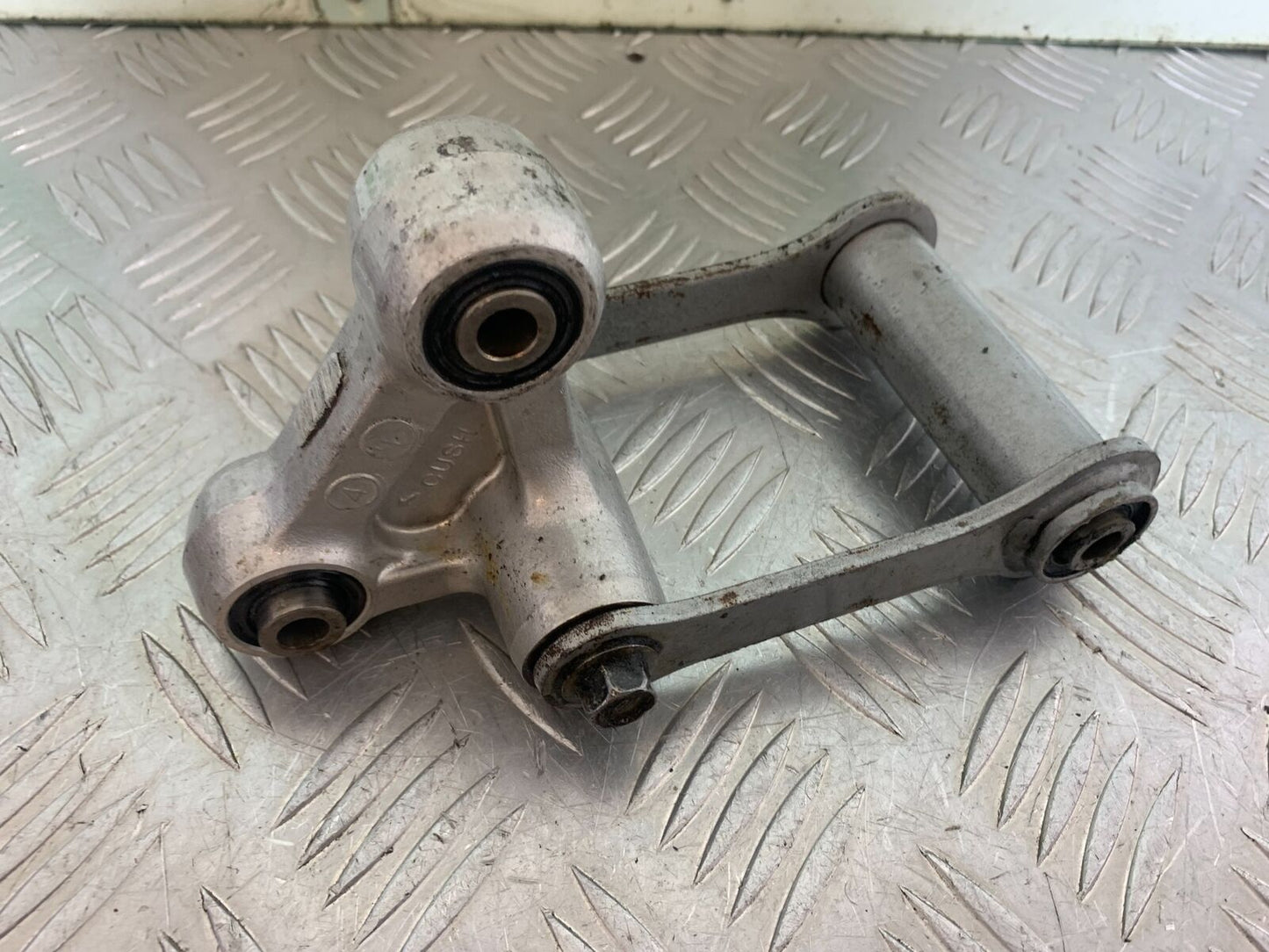 HONDA VFR750 VFR 750 FL-M-N-P REAR SHOCK LINKAGE YEAR 1990-93 (CMB1093)