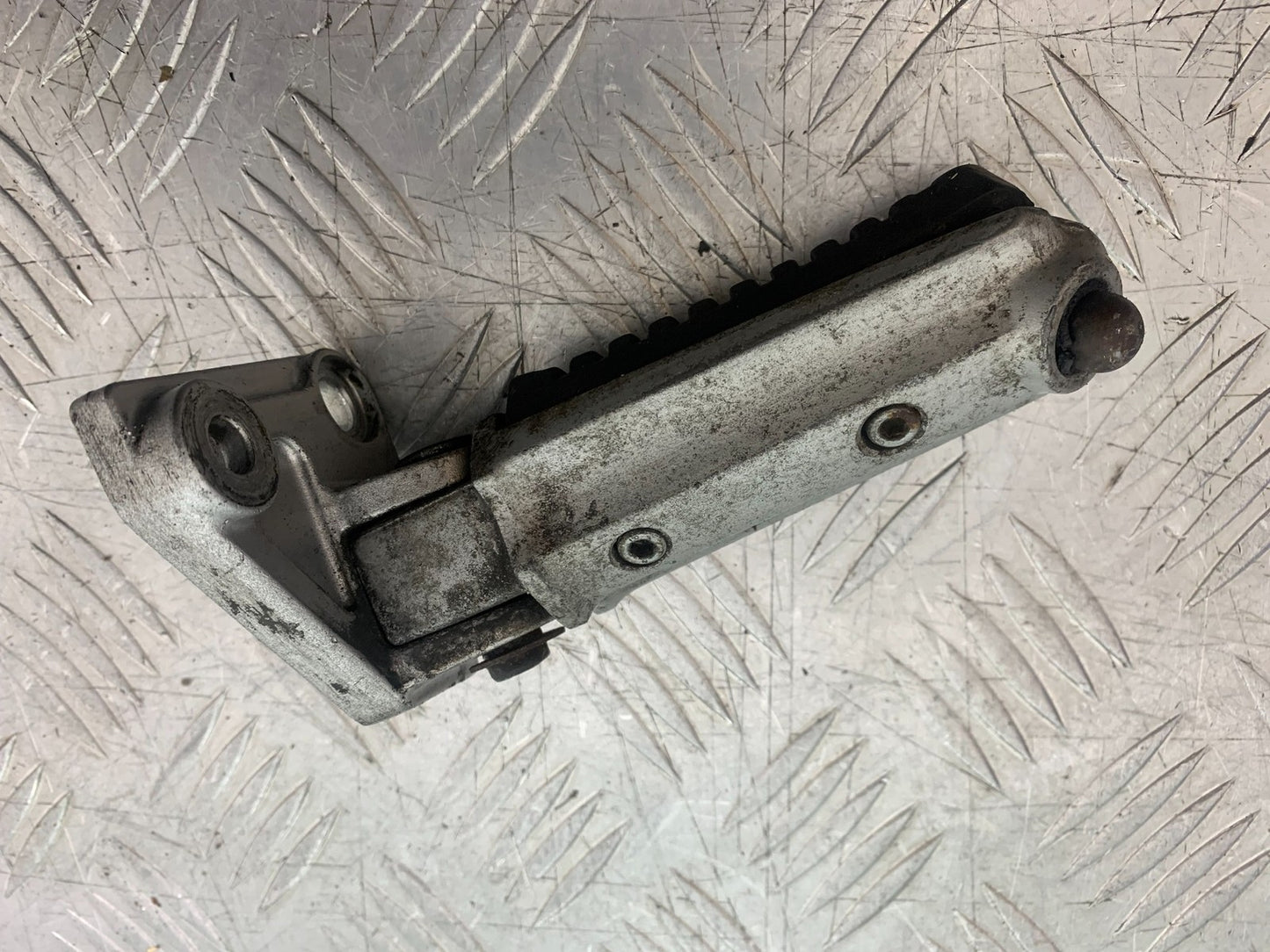 KAWASAKI GPZ600 GPZ 600 FRONT LEFT HANGER YEAR 1988-90 (CMB1258)