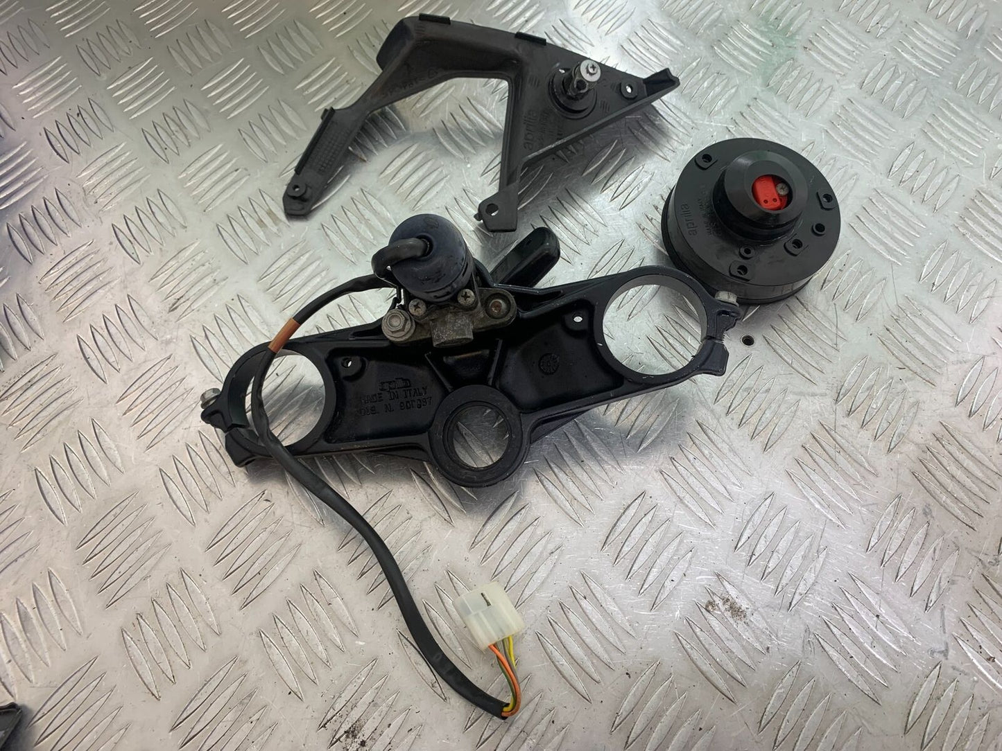 APRILIA FUTURA RST 1000 LOCK SET AND KEY YEAR 2001-2005 (CMB1033)