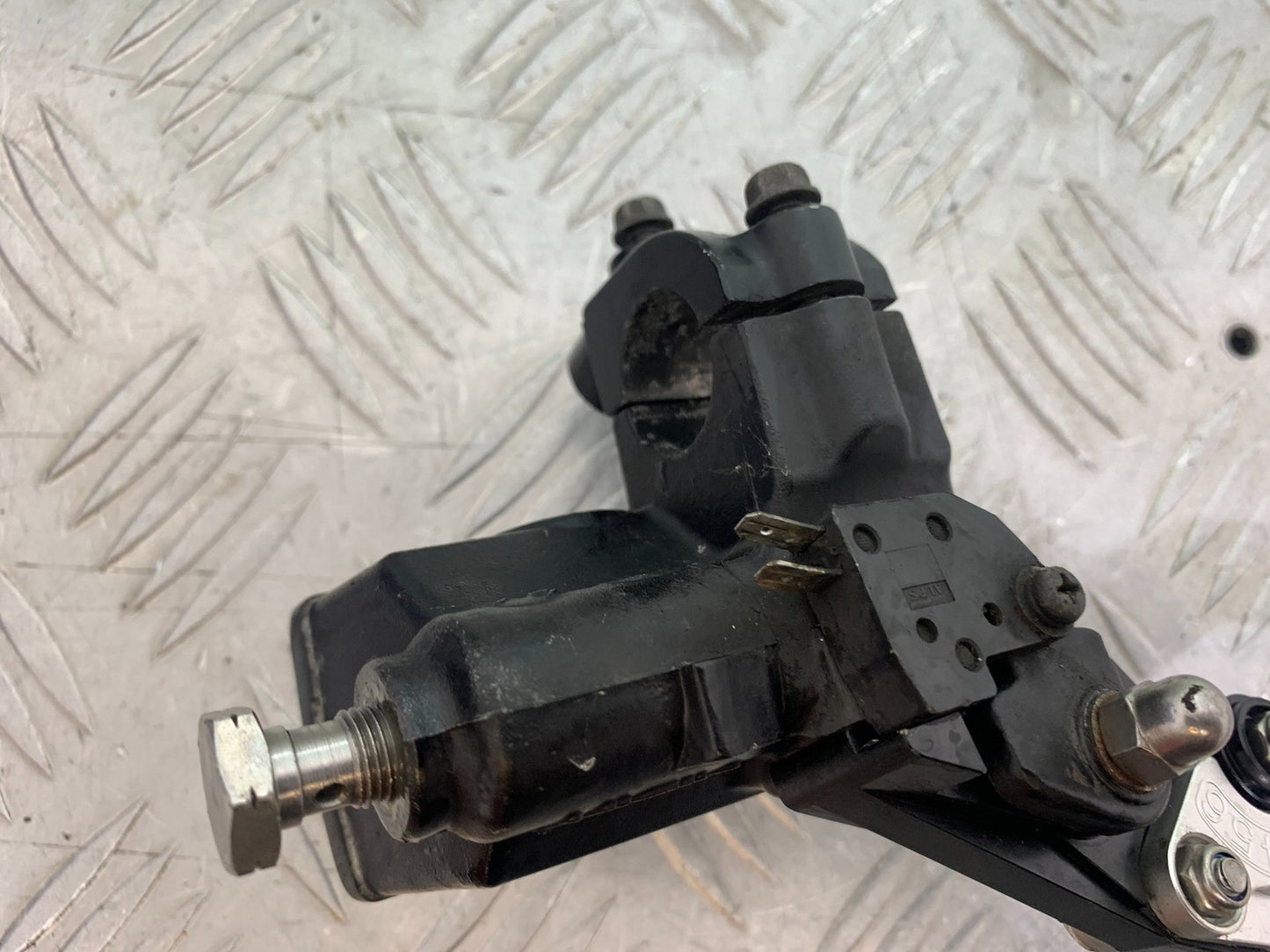 SUZUKI GSF1200 GSF 1200 BANDIT FRONT MASTER CYLINDER YEAR 2001-2004 (CMB1188)