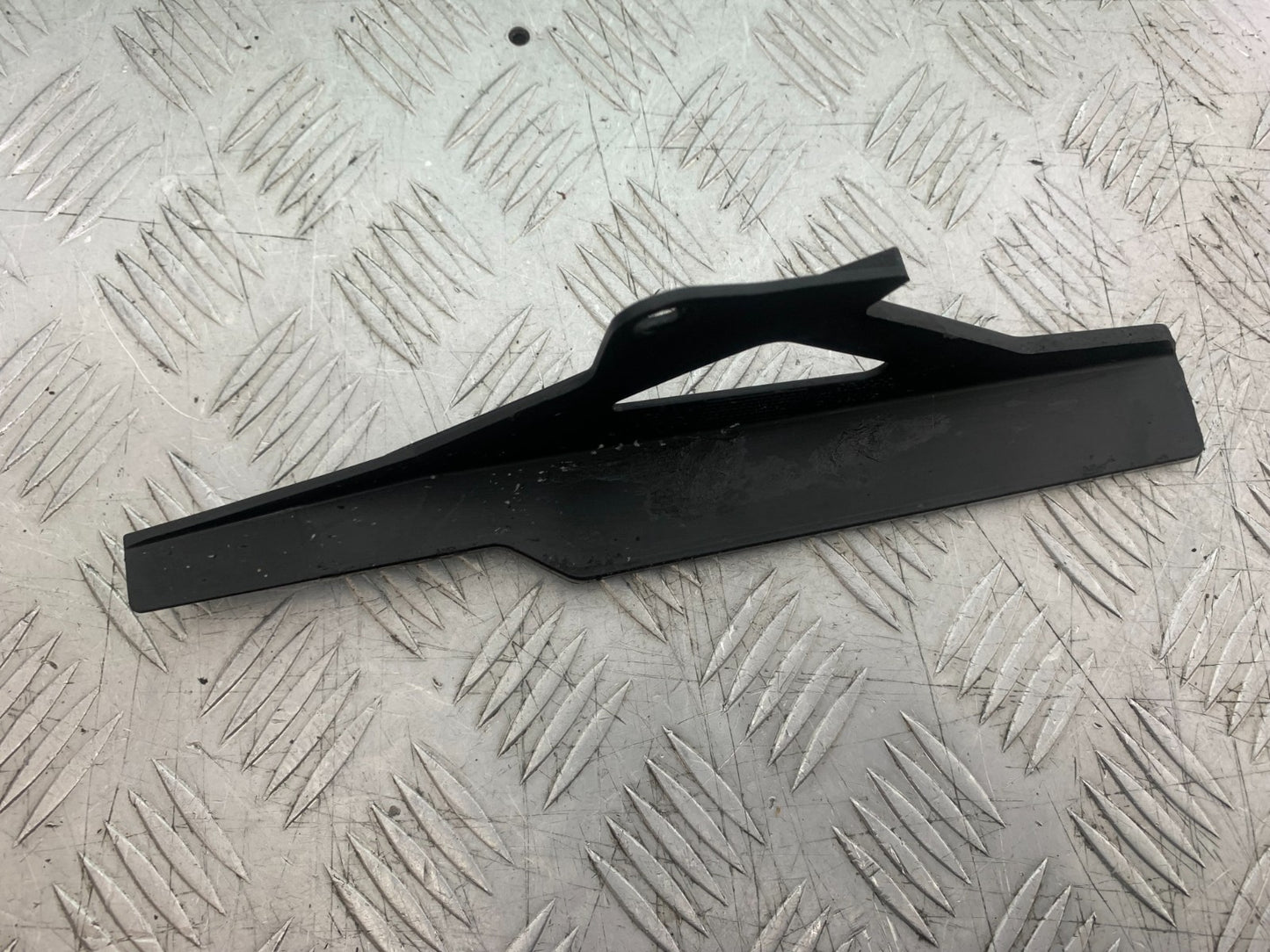 APRILIA TUONO 1000 V4R CHAIN GUARD YEAR 2011-13 (CMB1331)