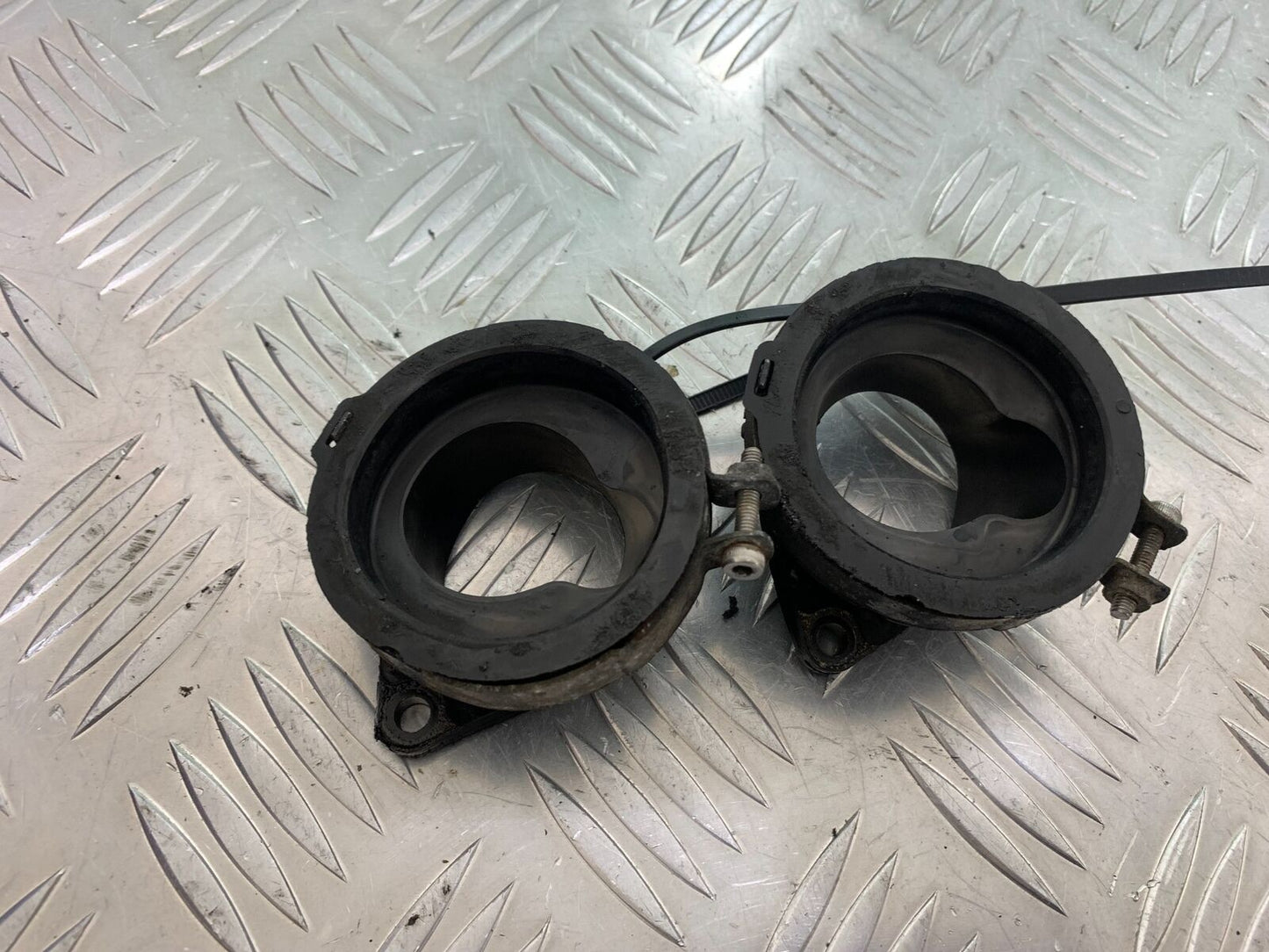 KAWASAKI NINJA 650 INLET RUBBERS YEAR 2017-2019 (CMB1018)