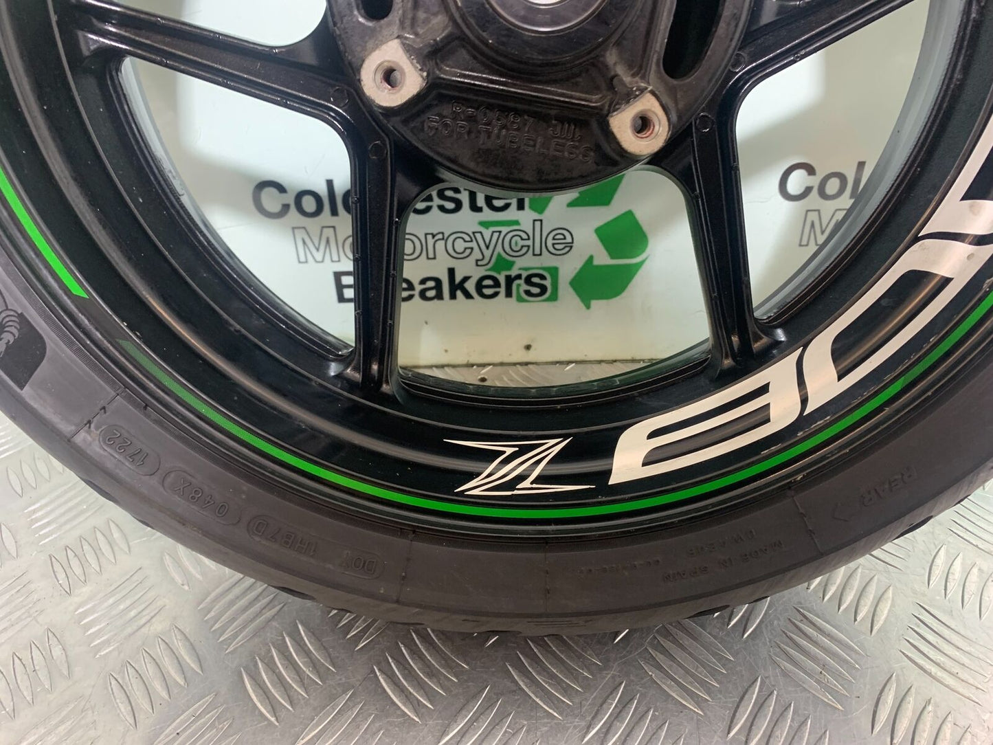 KAWASAKI Z800 Z 800 REAR WHEEL YEAR 2013-2017 (CMB1059)