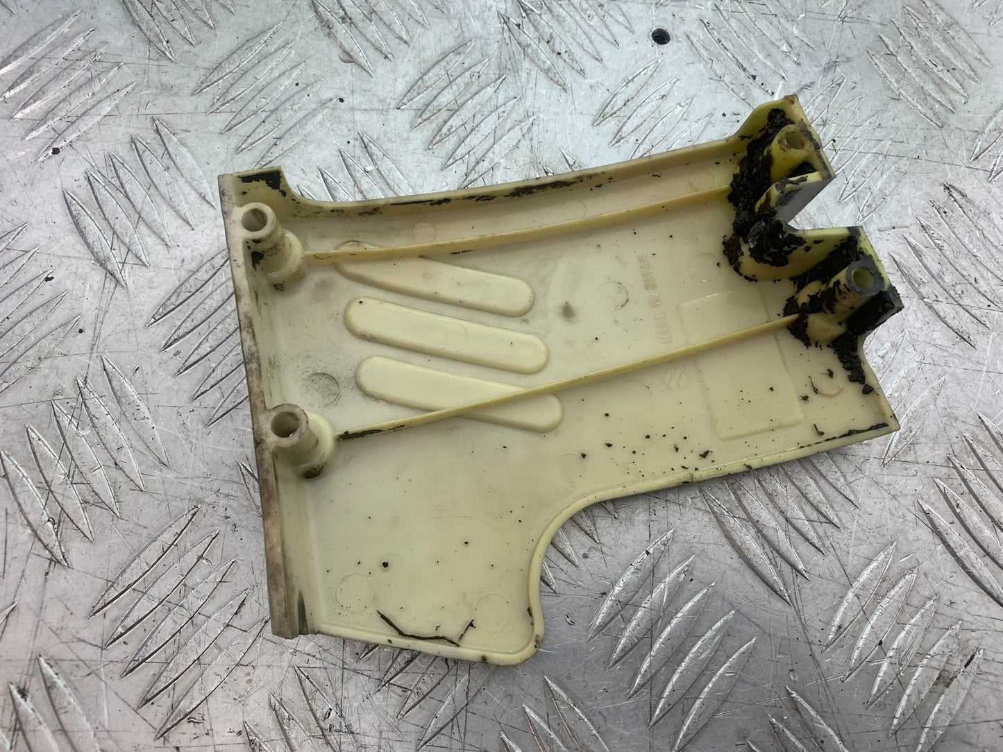 SUZUKI GP100 GP 100 SPROCKET COVER YEAR 1978-1988 (CMB1259)