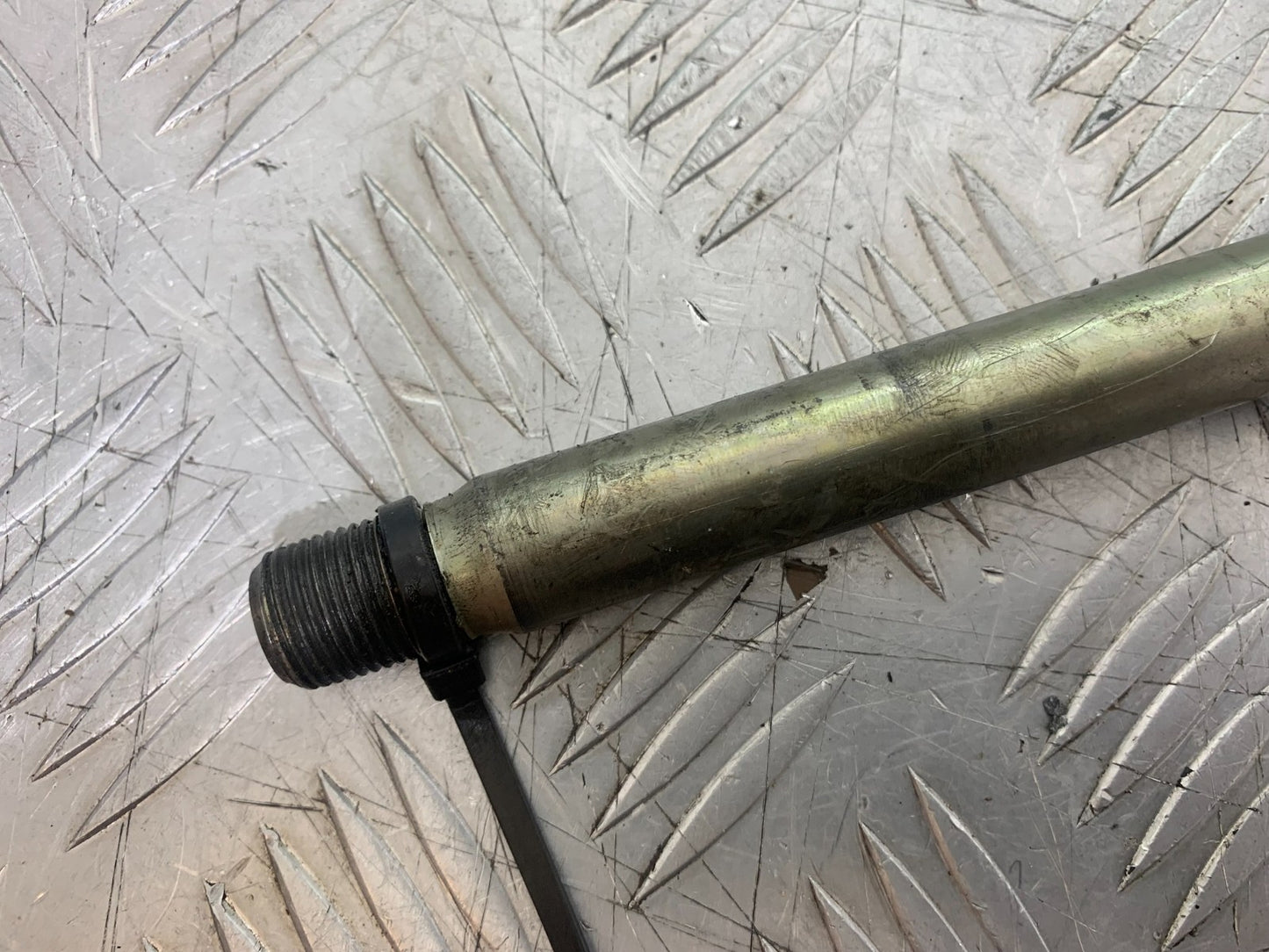 TRIUMPH 675 STREET TRIPLE FRONT WHEEL SPINDLE 2013-2016 (CMB1186)