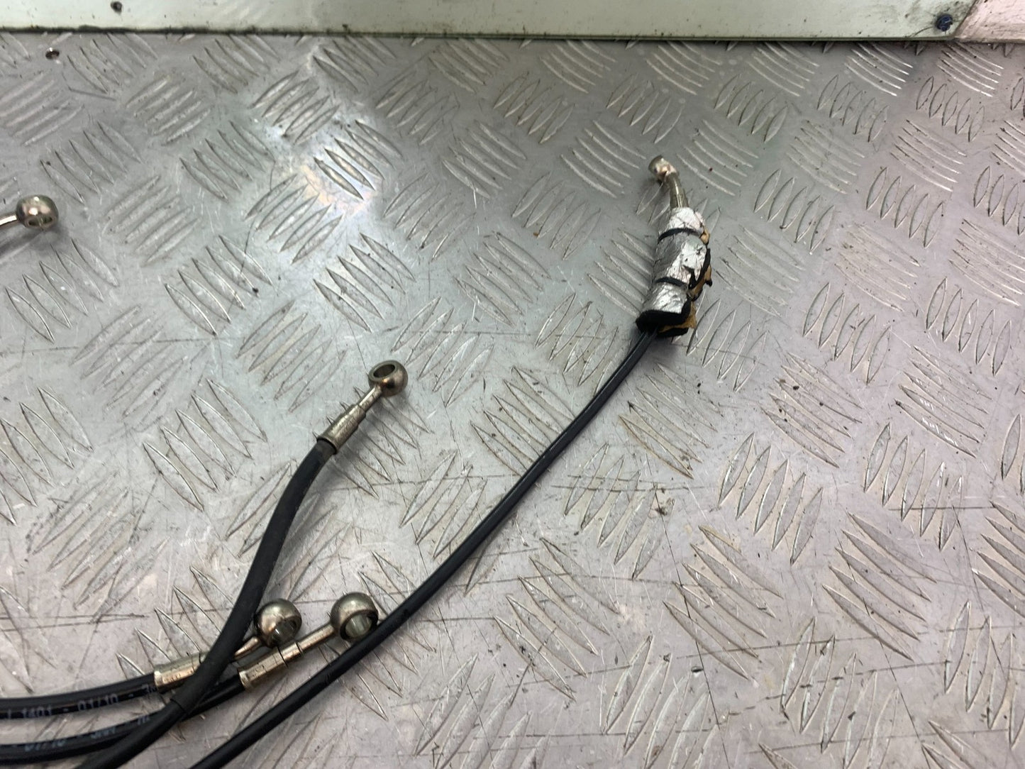 DUCATI 1198 S BRAKE AND CLUTCH LINES YEAR 2009-2011 (CMB1219)