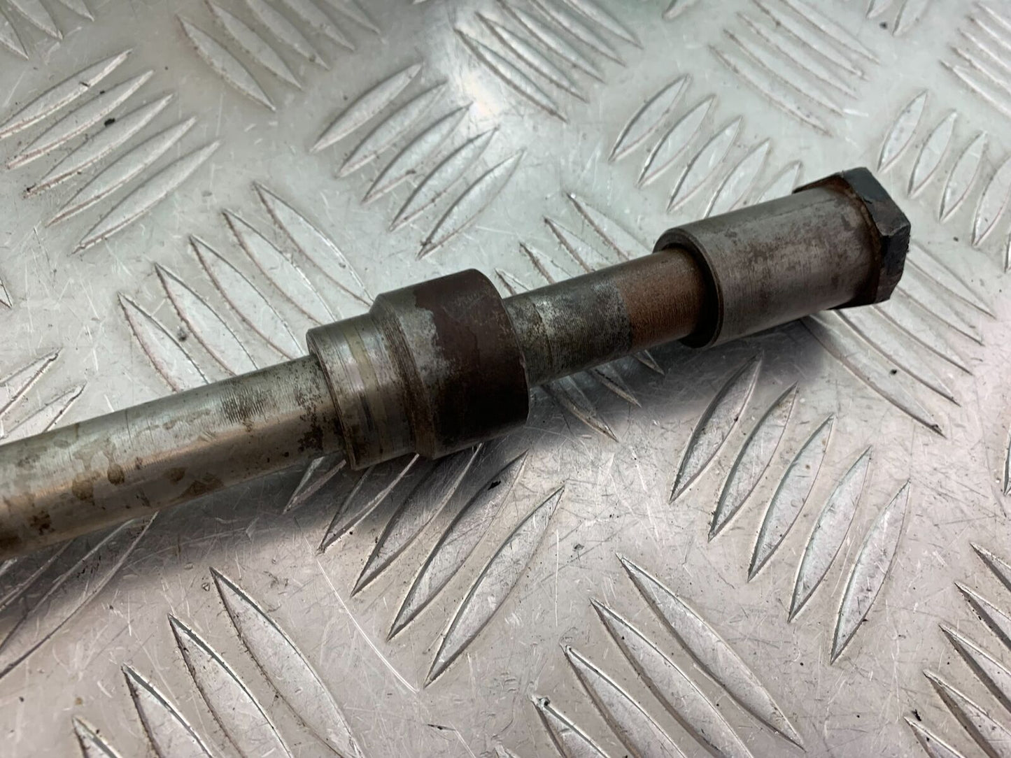 KAWASAKI Z650 KZ650 FRONT WHEEL SPINDLE YEAR 1979-1980 (CMB1023)