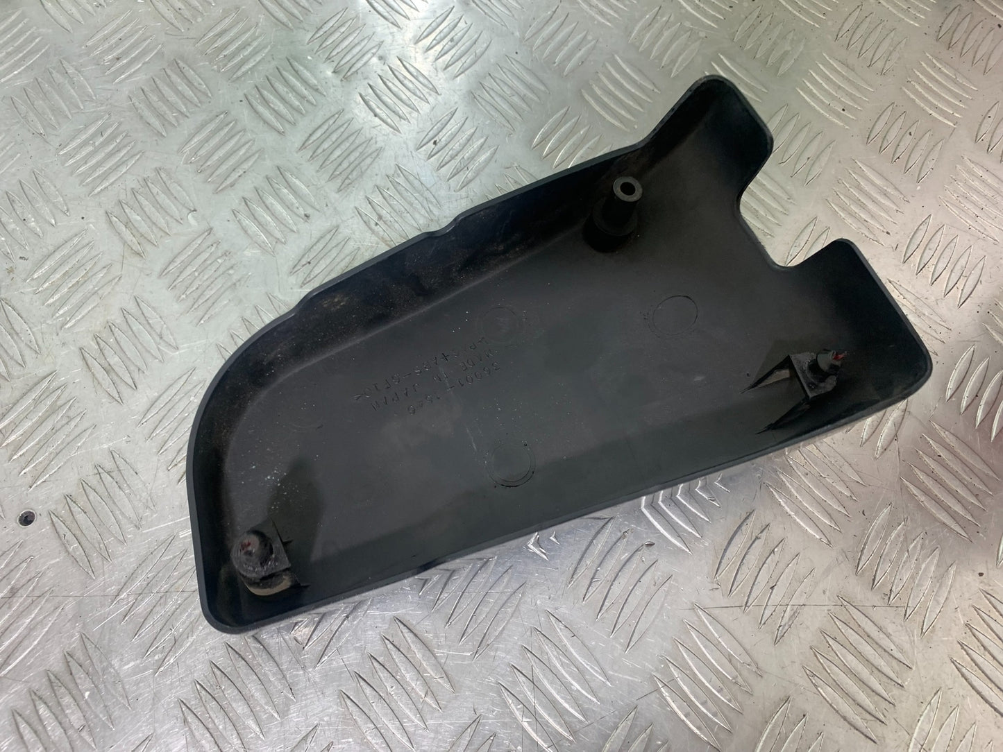 KAWASAKI VN1500 CLASSIC SEAT SIDE PANEL YEAR 1999 -2006 (CMB1166)