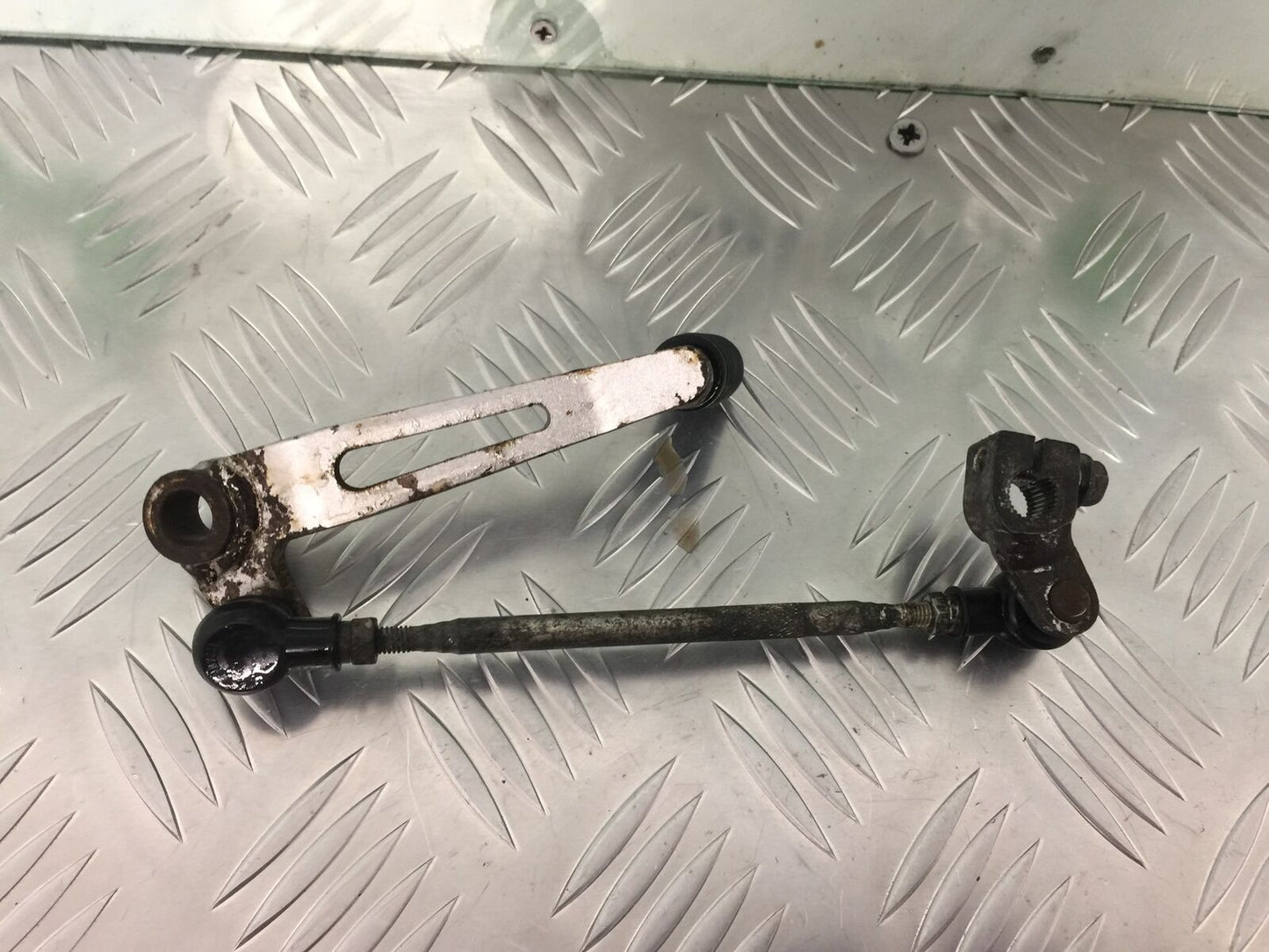 KAWASAKI Z800 Z 800 GEAR LEVER YEAR 2013-2017 (STOCK 925)