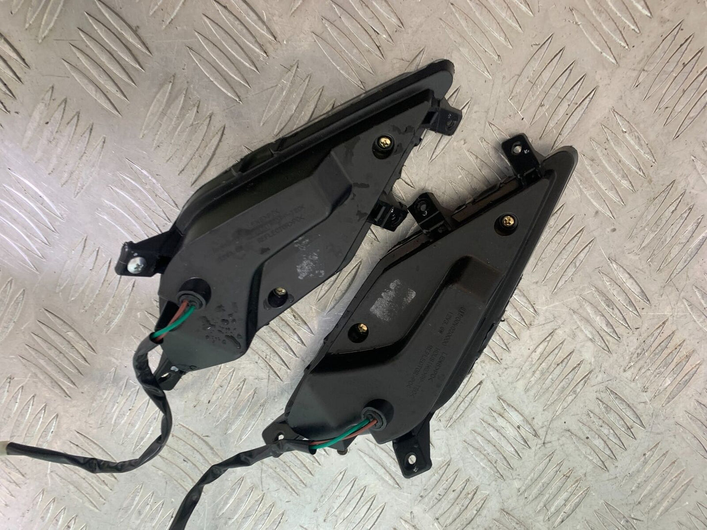 BENELLI TORNADO TNT 125 REAR INDICATORS YEAR 2024 (CMB1090)