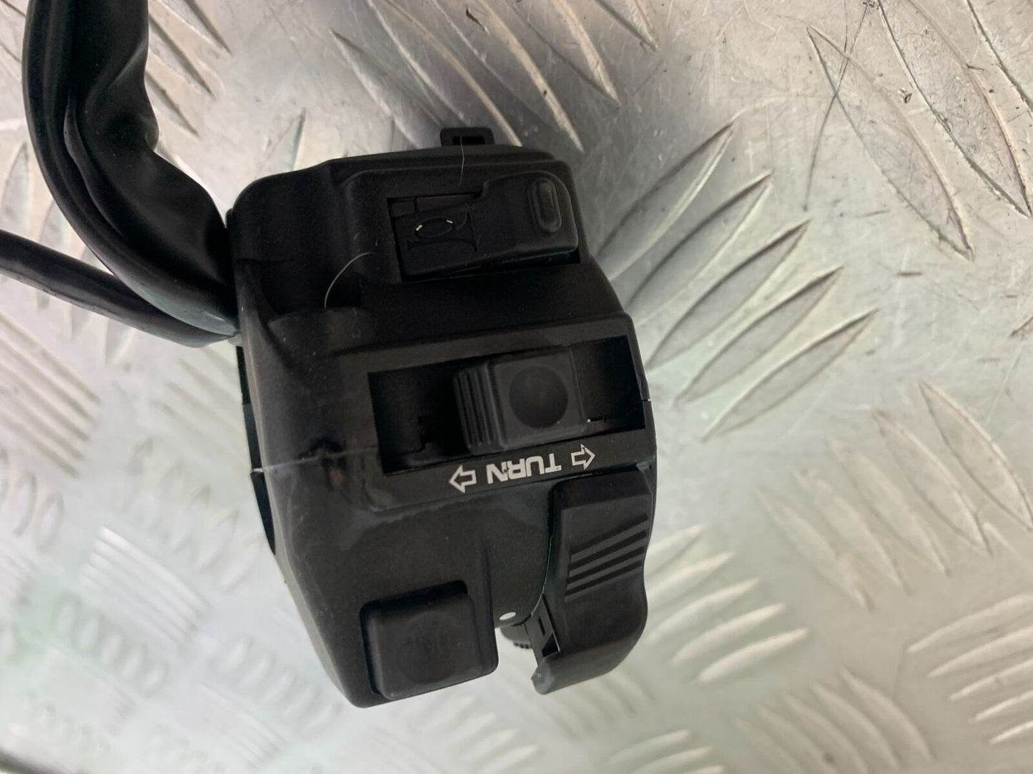 HONDA CBR 929 RRY FIREBLADE LEFT SWITCH GEAR YEAR 2000-01 (CMB1094)