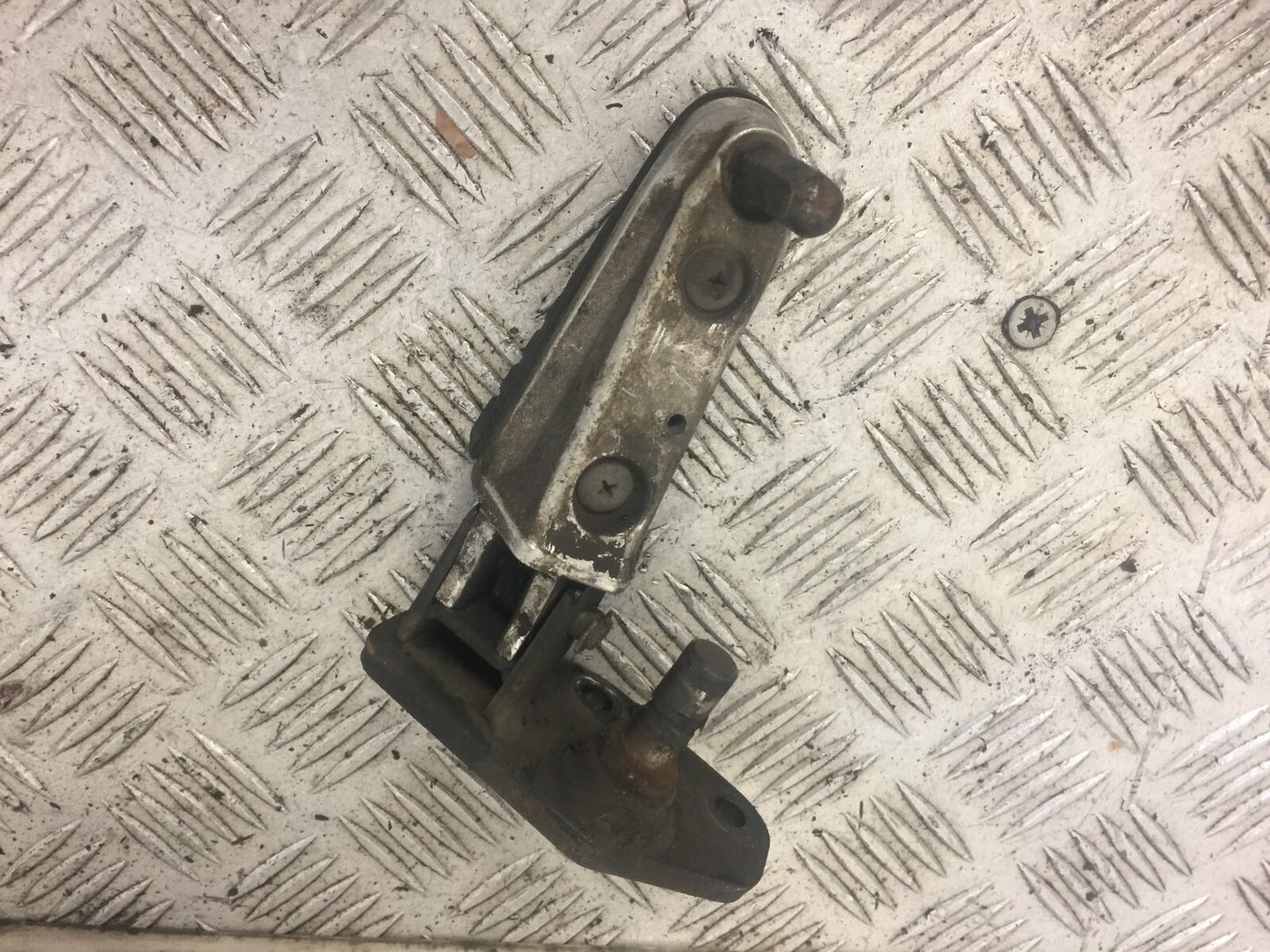 SUZUKI DL 650 V-STROM FRONT LEFT PEG AND HANGER YEAR 2017 (STOCK 638)