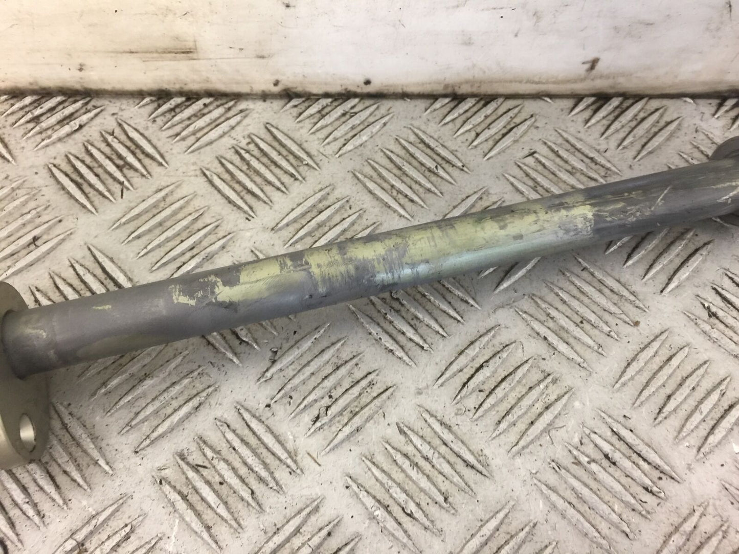 BMW S1000 RR SWINGARM SPINDLE YEAR 2015 STOCK (476)