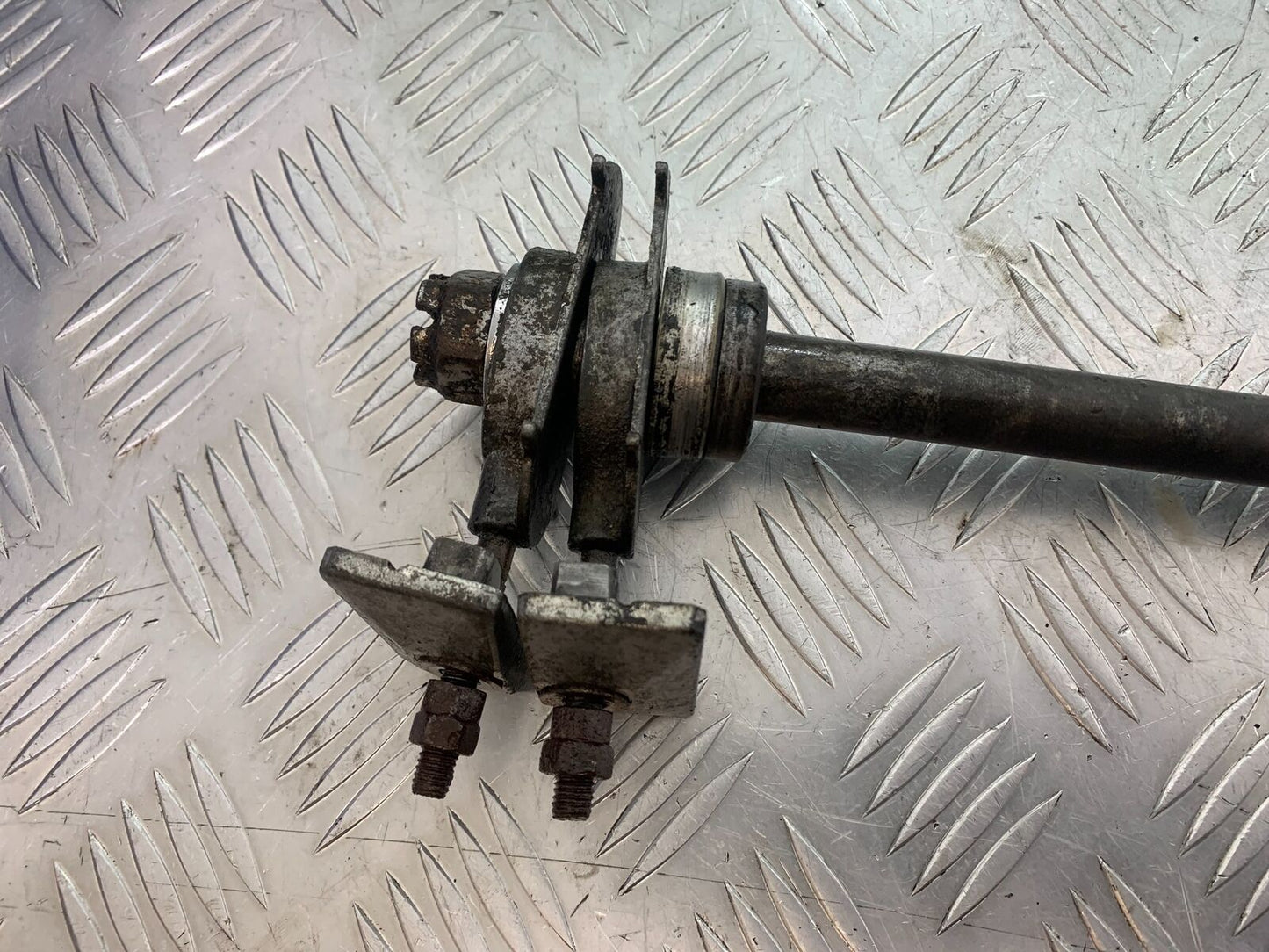 YAMAHA FJ1100 FJ 1100 REAR WHEEL SPINDLE YEAR 1984-1985 (CMB1101)