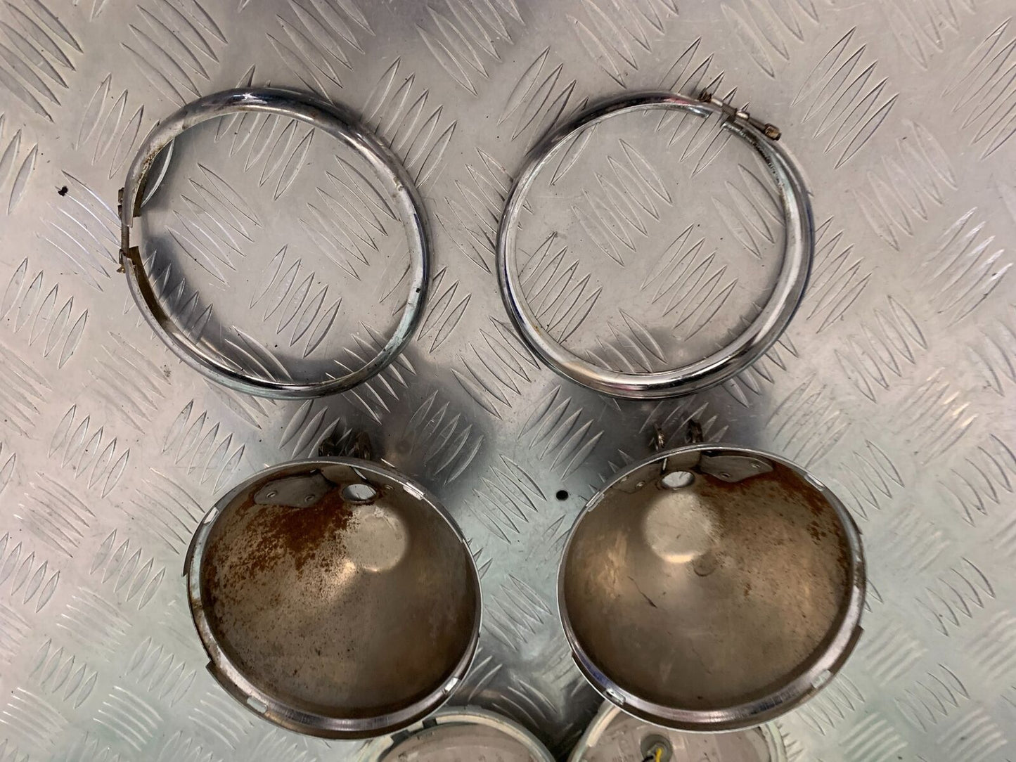 TRIUMPH 675 STREET TRIPLE HEADLIGHTS YEAR 2008 (STOCK 984)