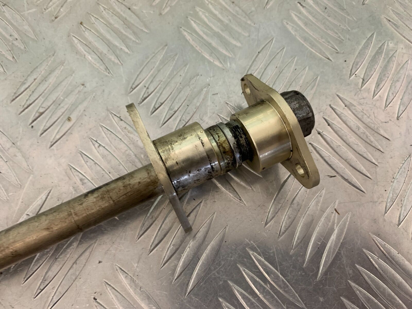 TRIUMPH 675 STREET TRIPLE SWINGARM SPINDLE YEAR 2008 (STOCK 984)
