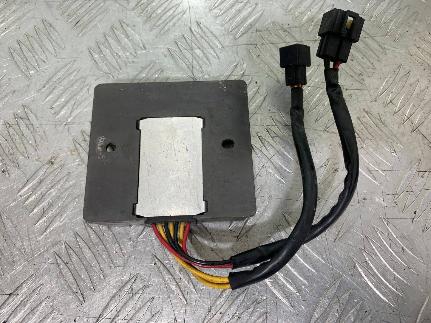 TRIUMPH 1050 SPRINT GT REGULATOR YEAR 2010-2016 (CMB1250)