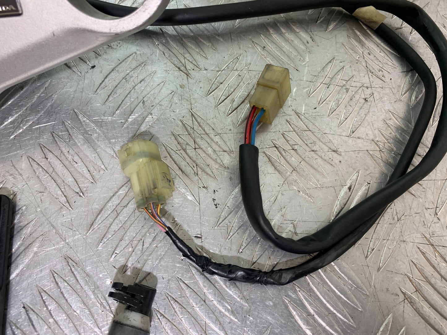 HONDA VFR800 VFR 800 V-TEC ECU LOCKS KEY YEAR 2002 -09 (CMB1296)