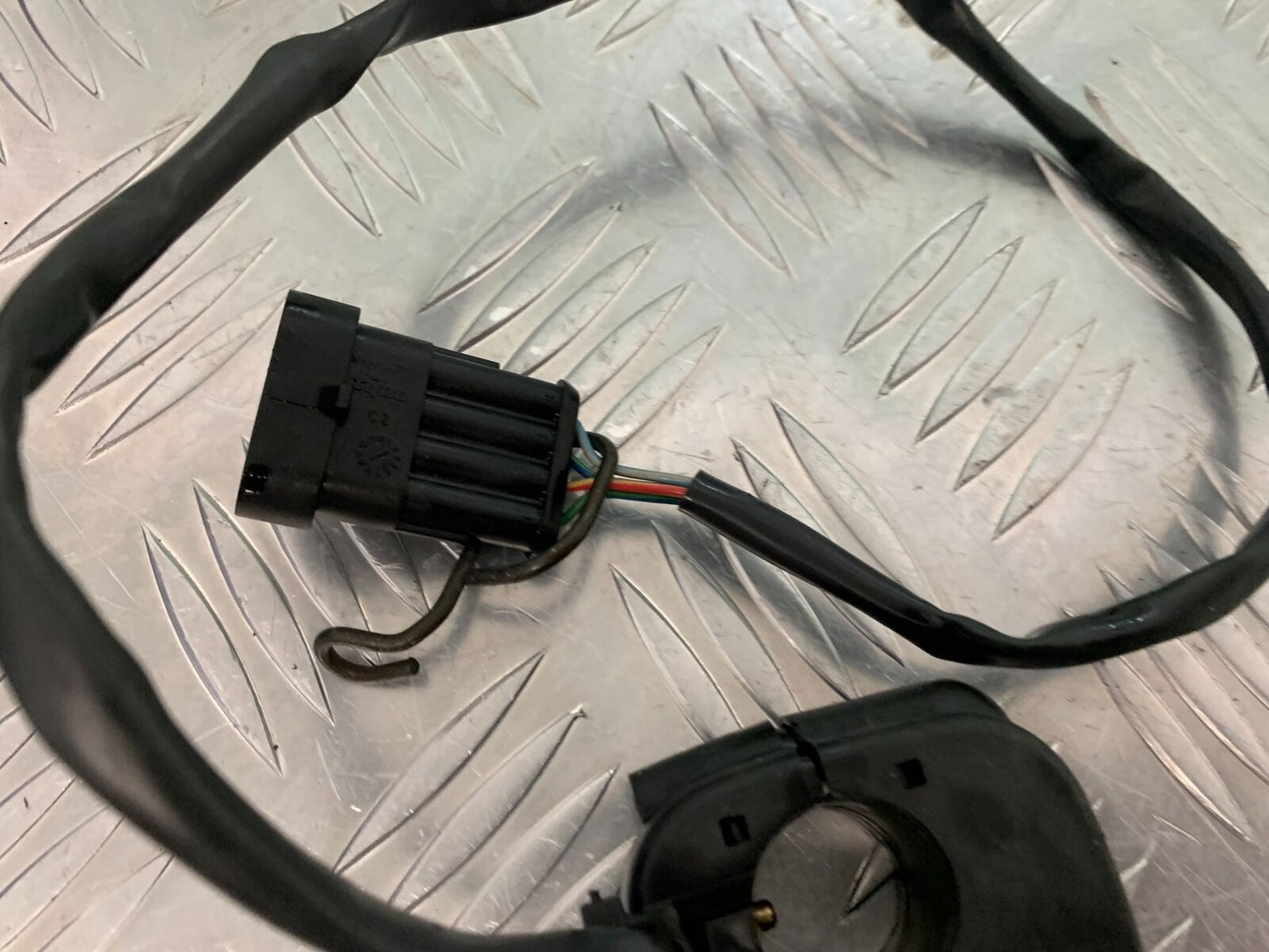 APRILIA RSV1000 R MILLE RIGHT SWITCH GEAR YEAR 2004-2009 (STOCK 977)