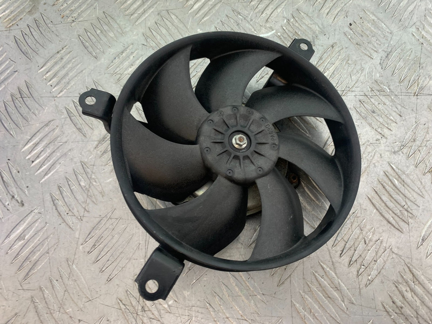 HONDA CBR1000 rr FIREBLADE RADIATOR FAN YEAR 2006 (CMB1220)