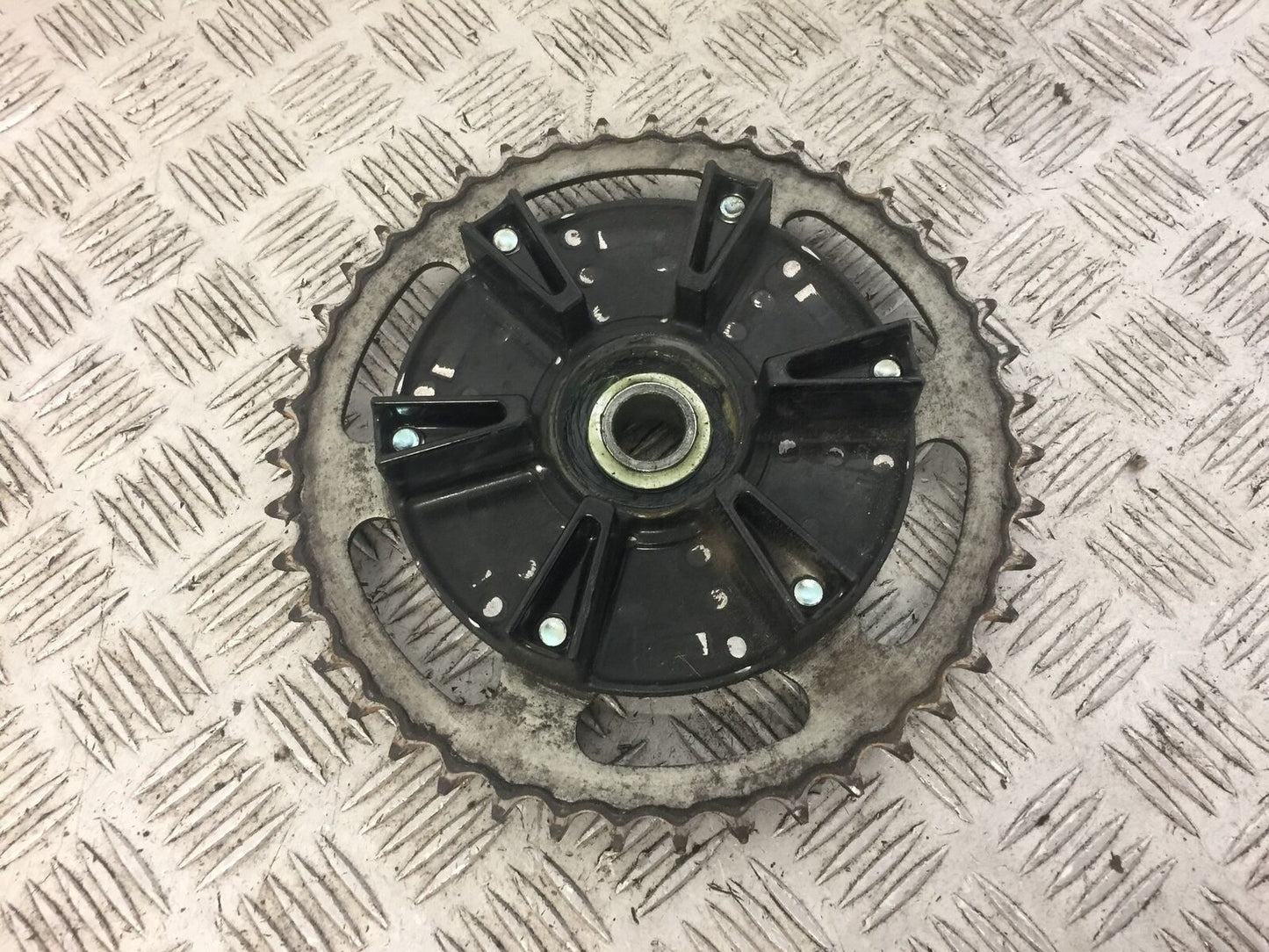 YAMAHA MT07 MT-07 TRACER REAR SPROCKET CARRIER YEAR 2016 (STOCK 642)