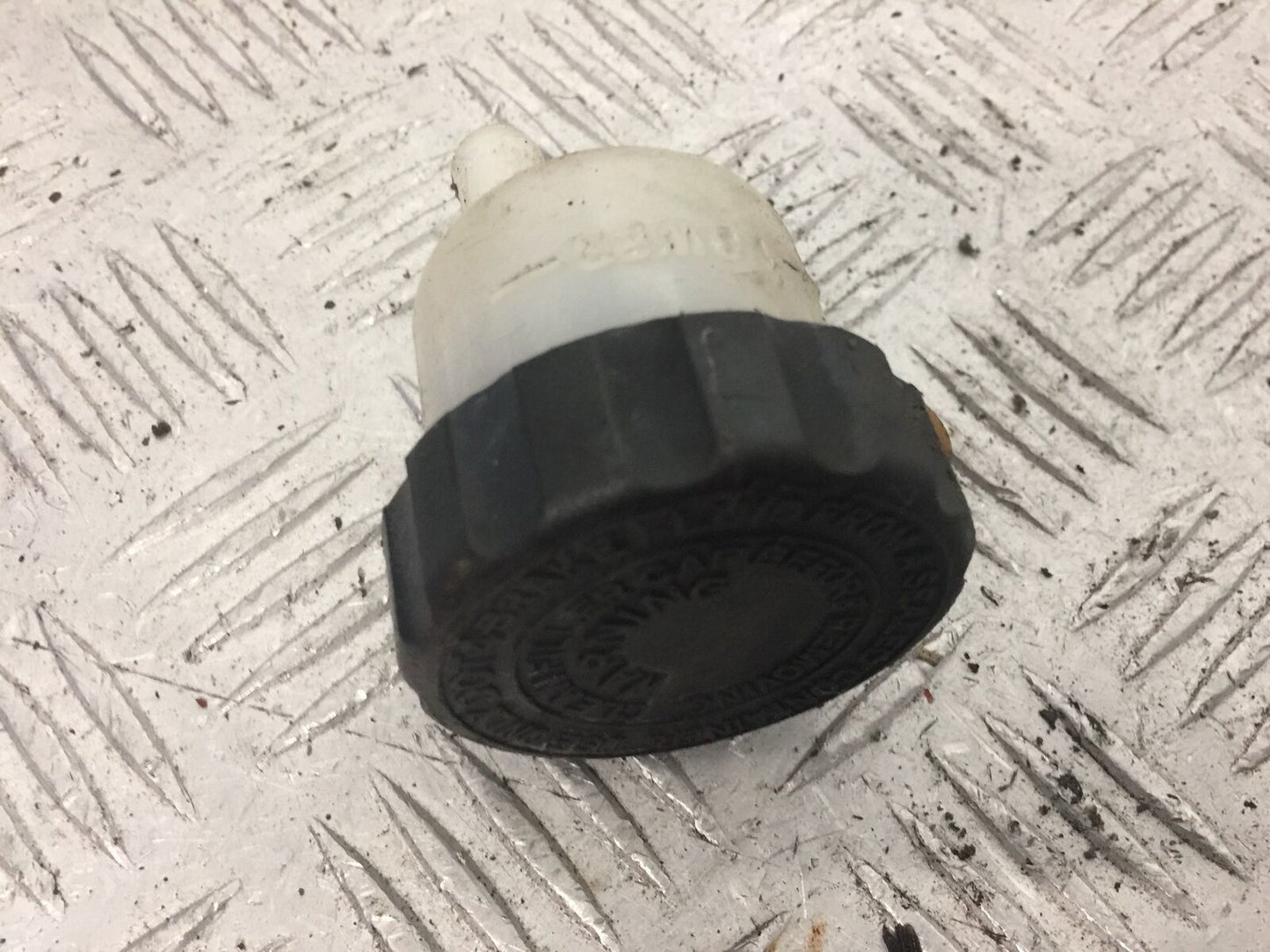 YAMAHA XVS950 XVS 950 MIDNIGHT STAR BRAKE FLUID POT YEAR 2009-2015 (STOCK 800)