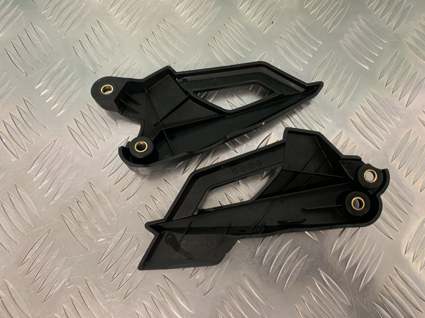 TRIUMPH TIGER 800 XCA HEEL PLATES YEAR 2015-2017 (STOCK 940)