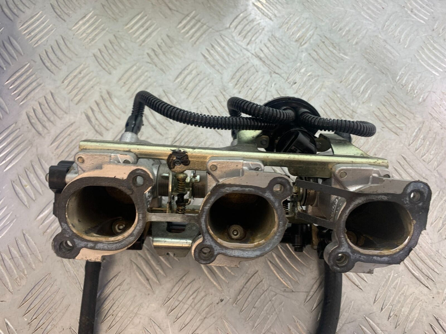 TRIUMPH 955i SPRINT ST THROTTLE BODIES YEAR 1999-2004 (CMB1124)
