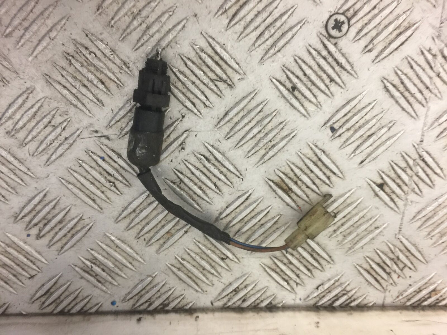 KAWASAKI ZZR1100 ZZR 1100 D REAR BRAKE LIGHT SWITCH YEAR 1994 1999 STOCK 519)